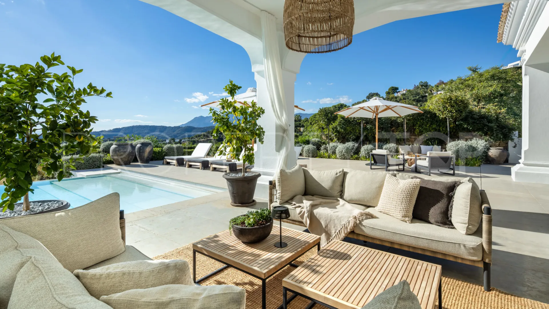 Se vende villa en Marbella Club Golf Resort con 7 dormitorios