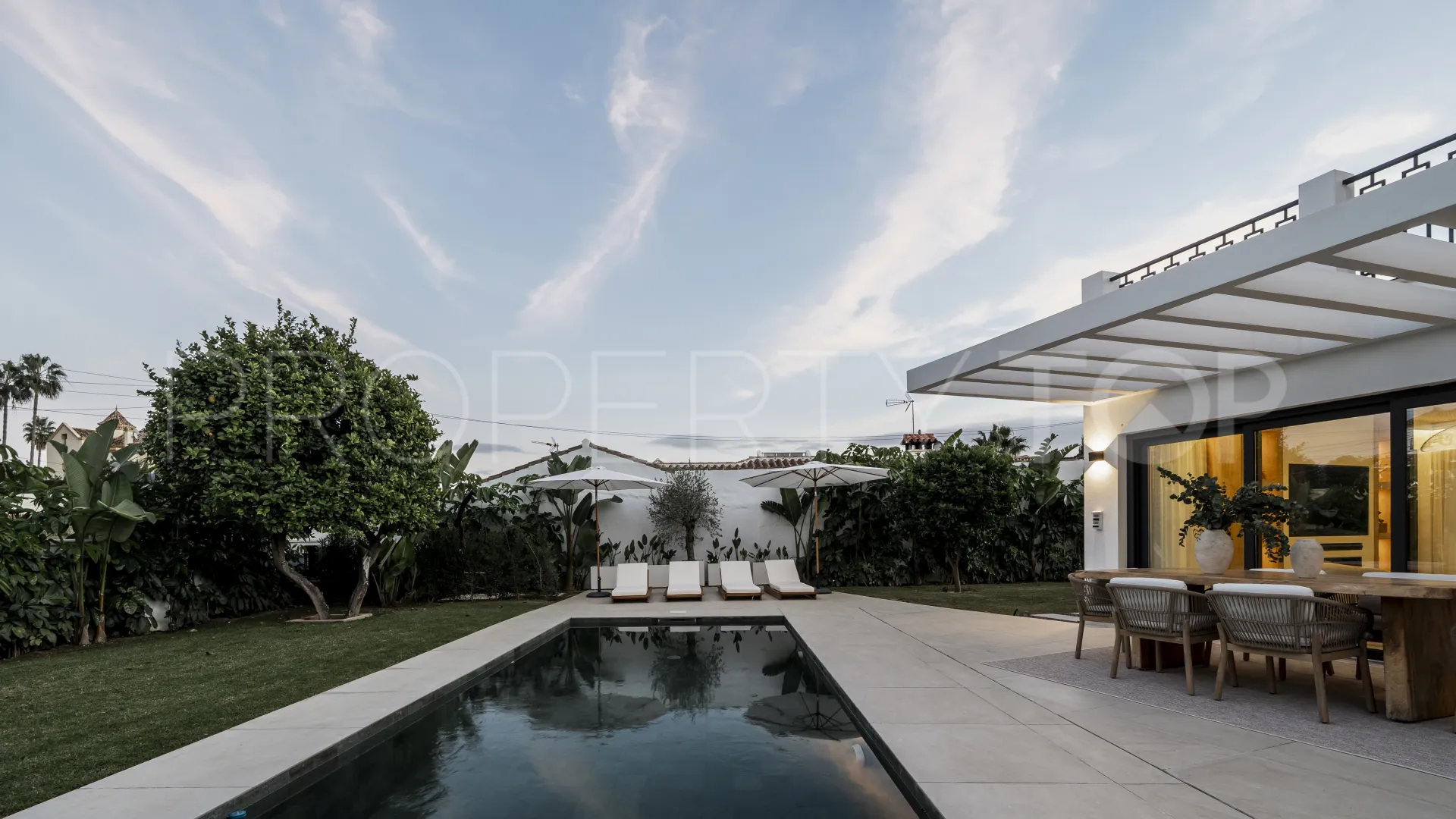 For sale villa with 5 bedrooms in Linda Vista Baja
