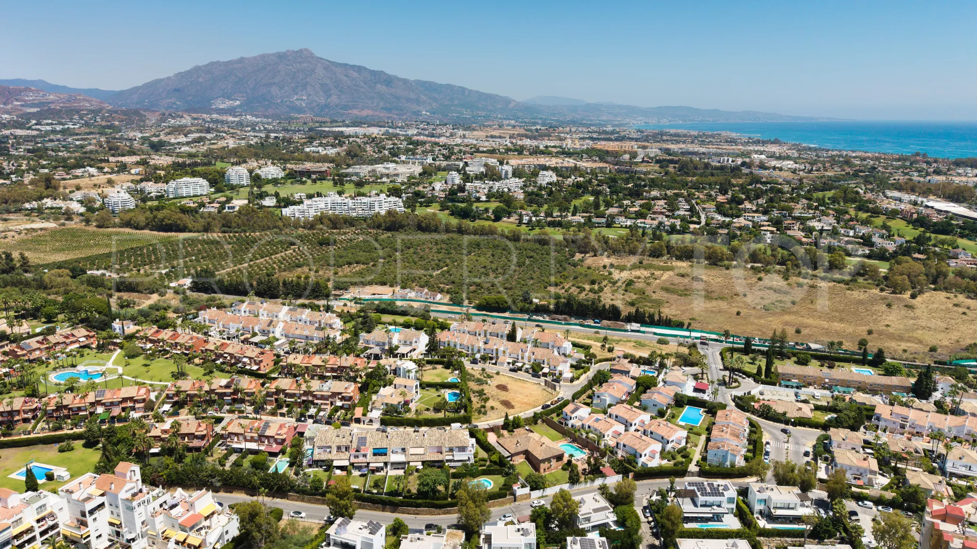 Villa en venta de 4 dormitorios en Arboleda