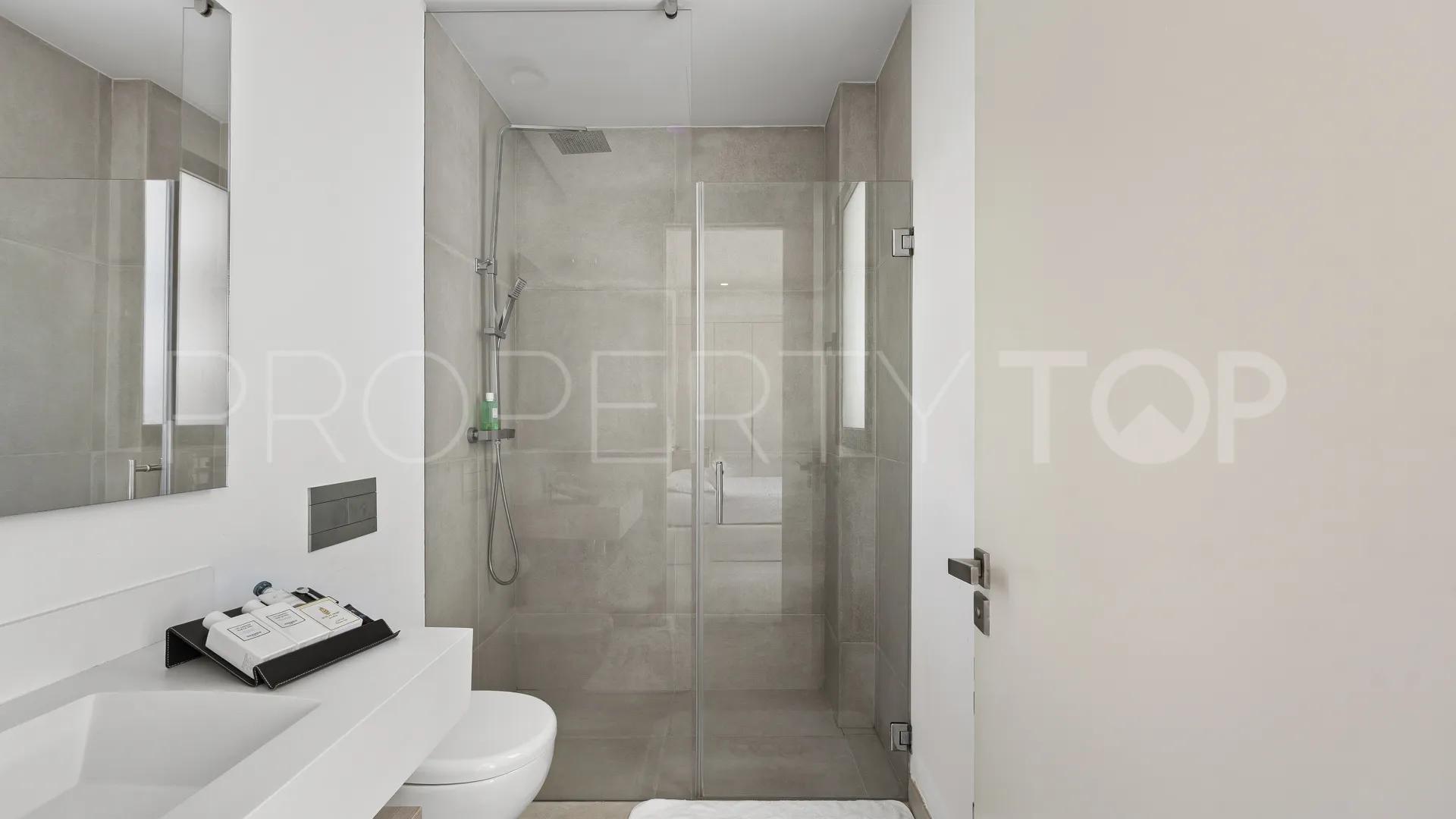 Villa en venta de 4 dormitorios en Arboleda