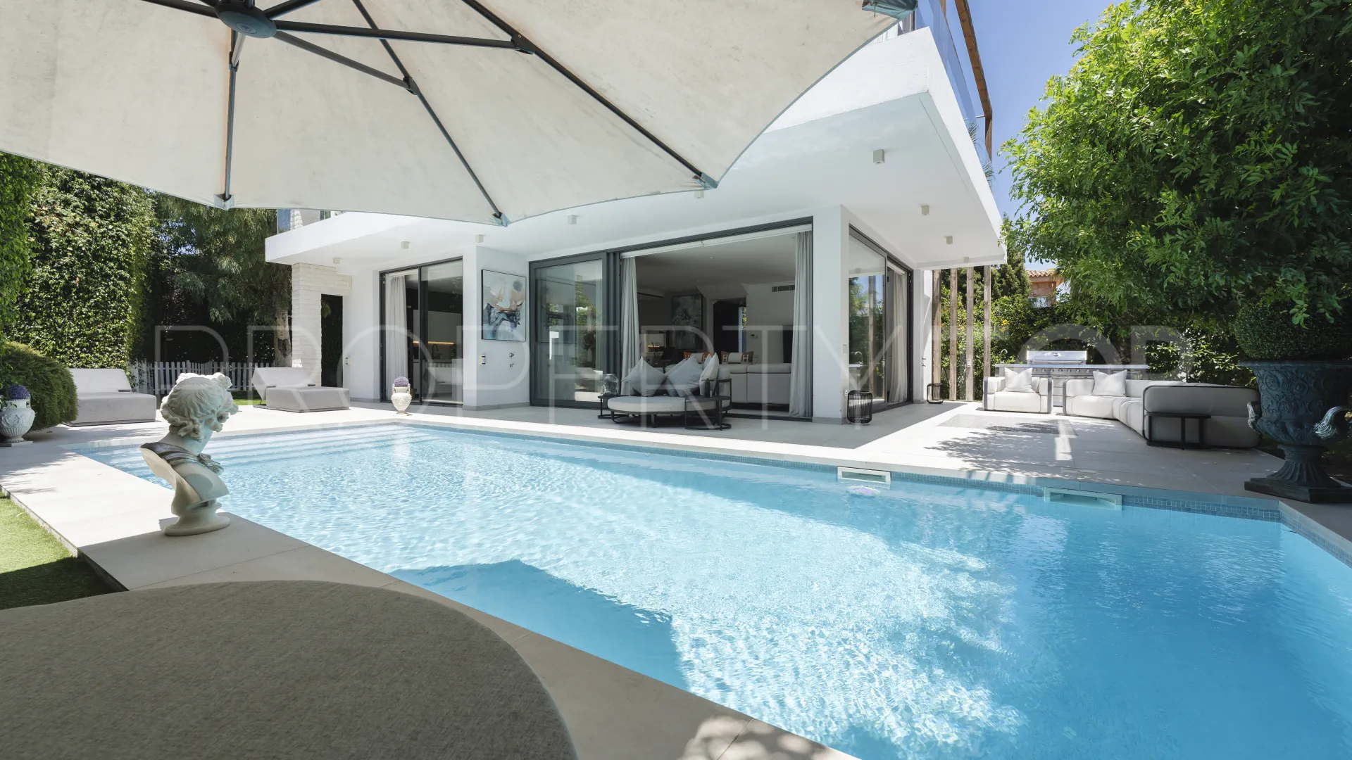 Villa en venta de 4 dormitorios en Arboleda