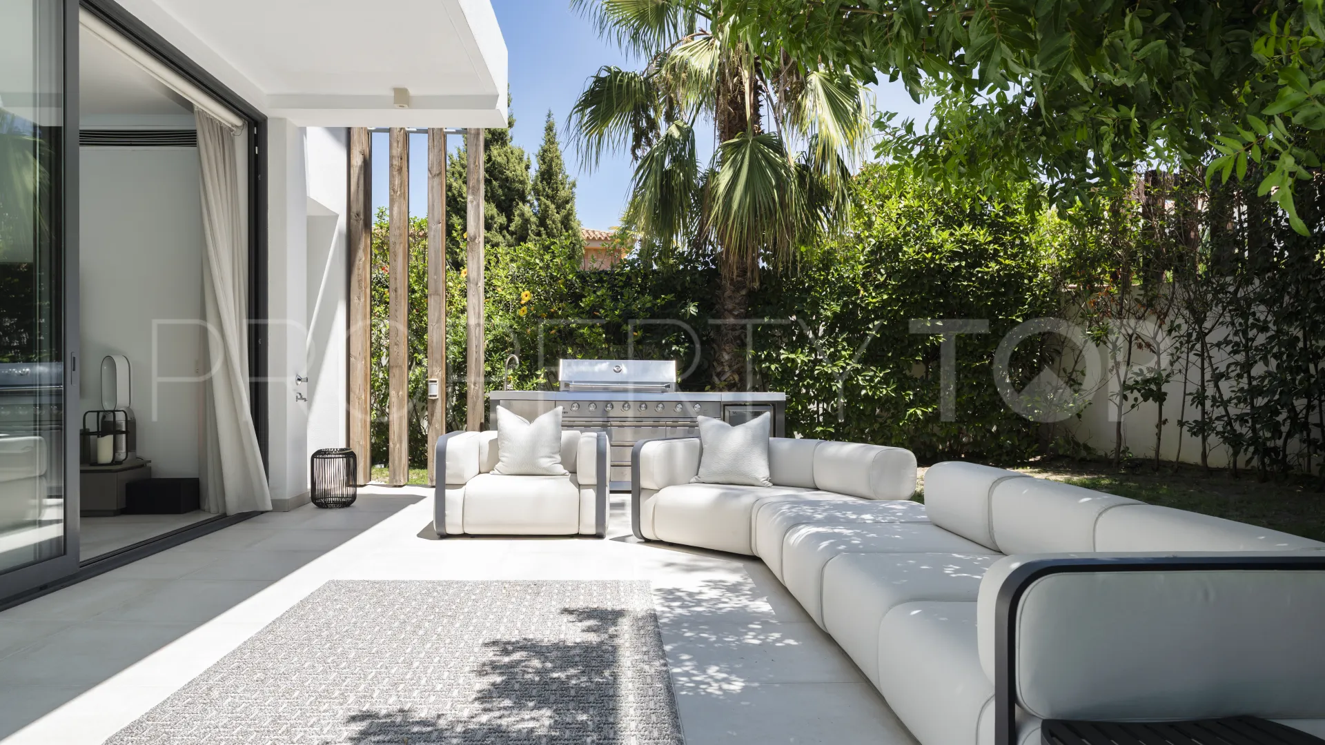 Villa en venta de 4 dormitorios en Arboleda