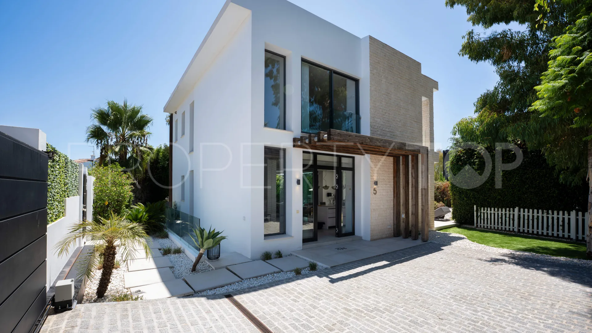 Villa en venta de 4 dormitorios en Arboleda