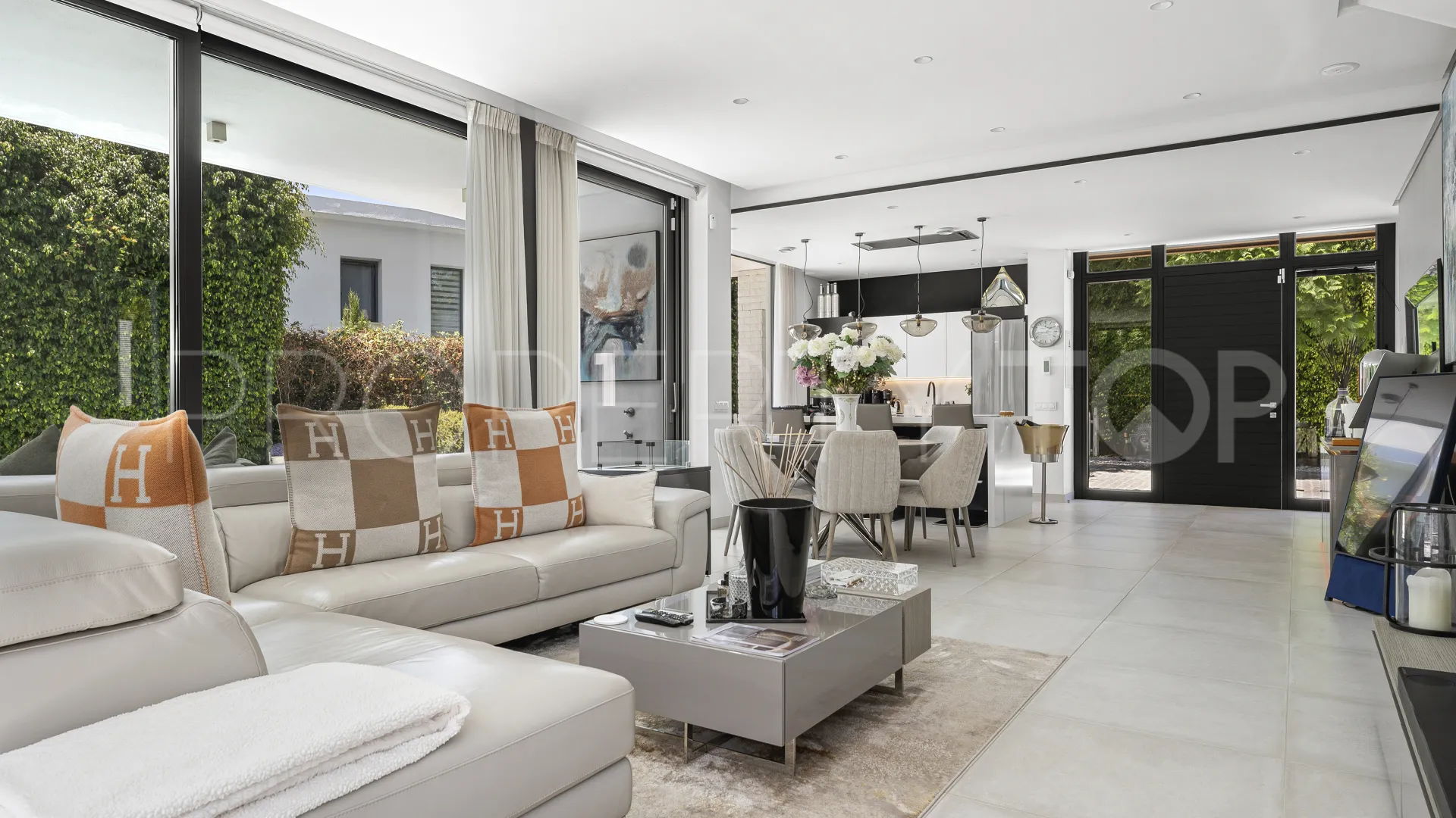 Villa en venta de 4 dormitorios en Arboleda