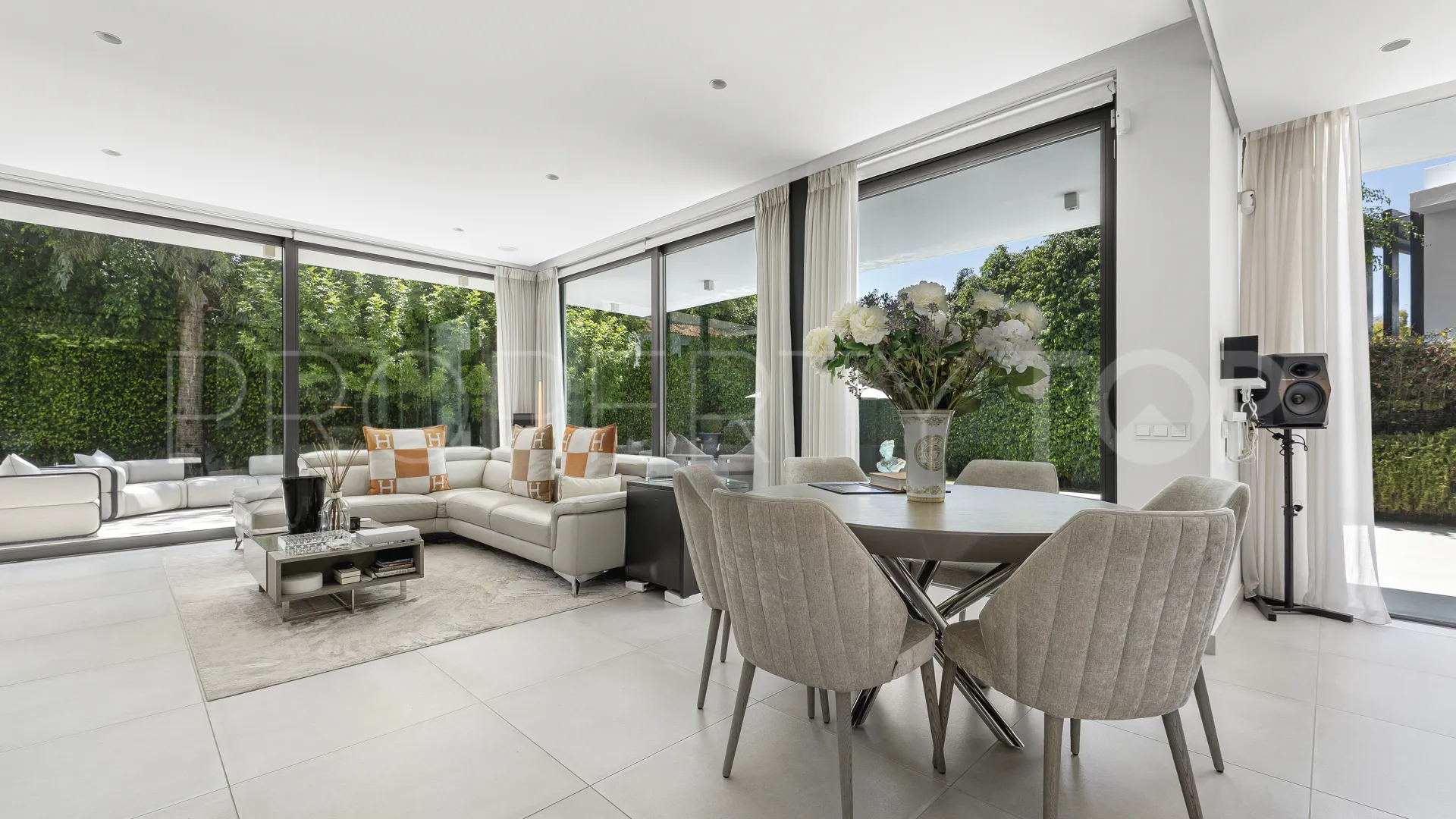 Villa en venta de 4 dormitorios en Arboleda