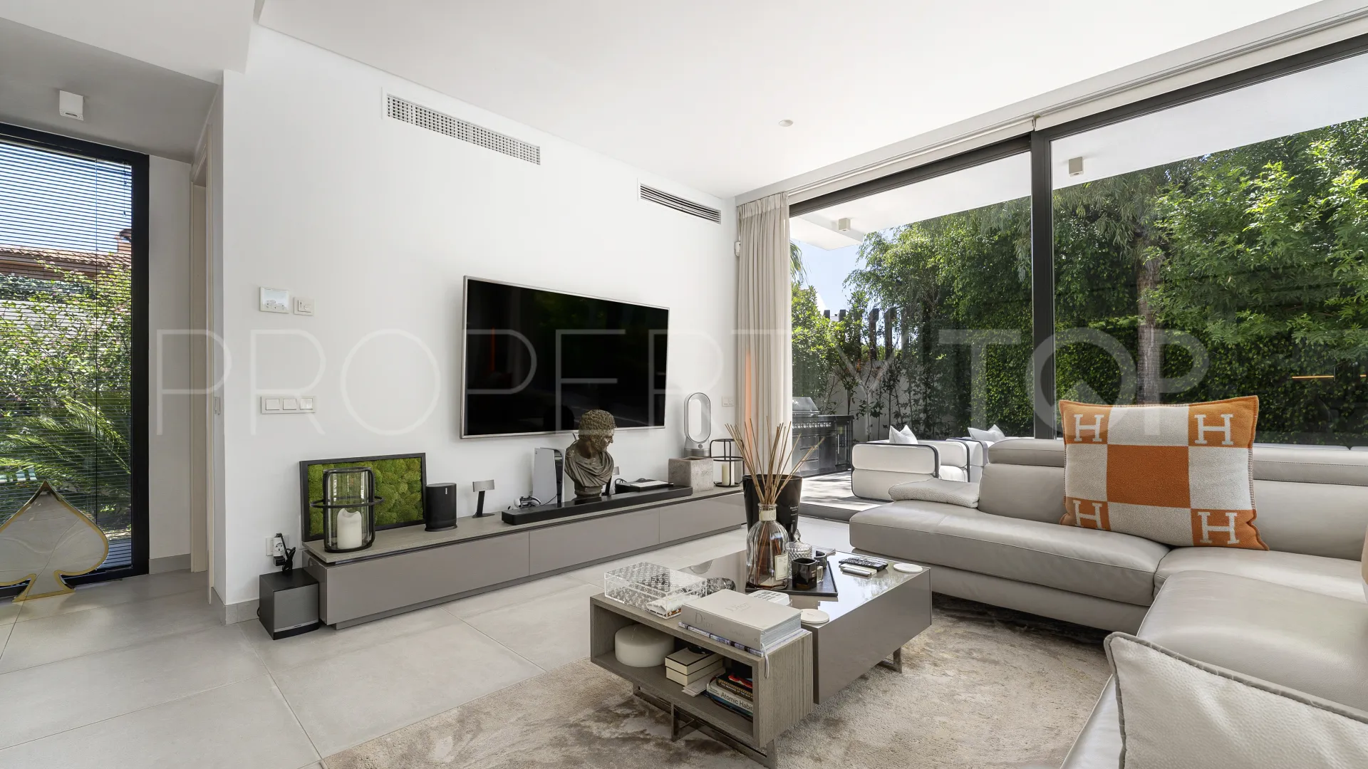 Villa en venta de 4 dormitorios en Arboleda