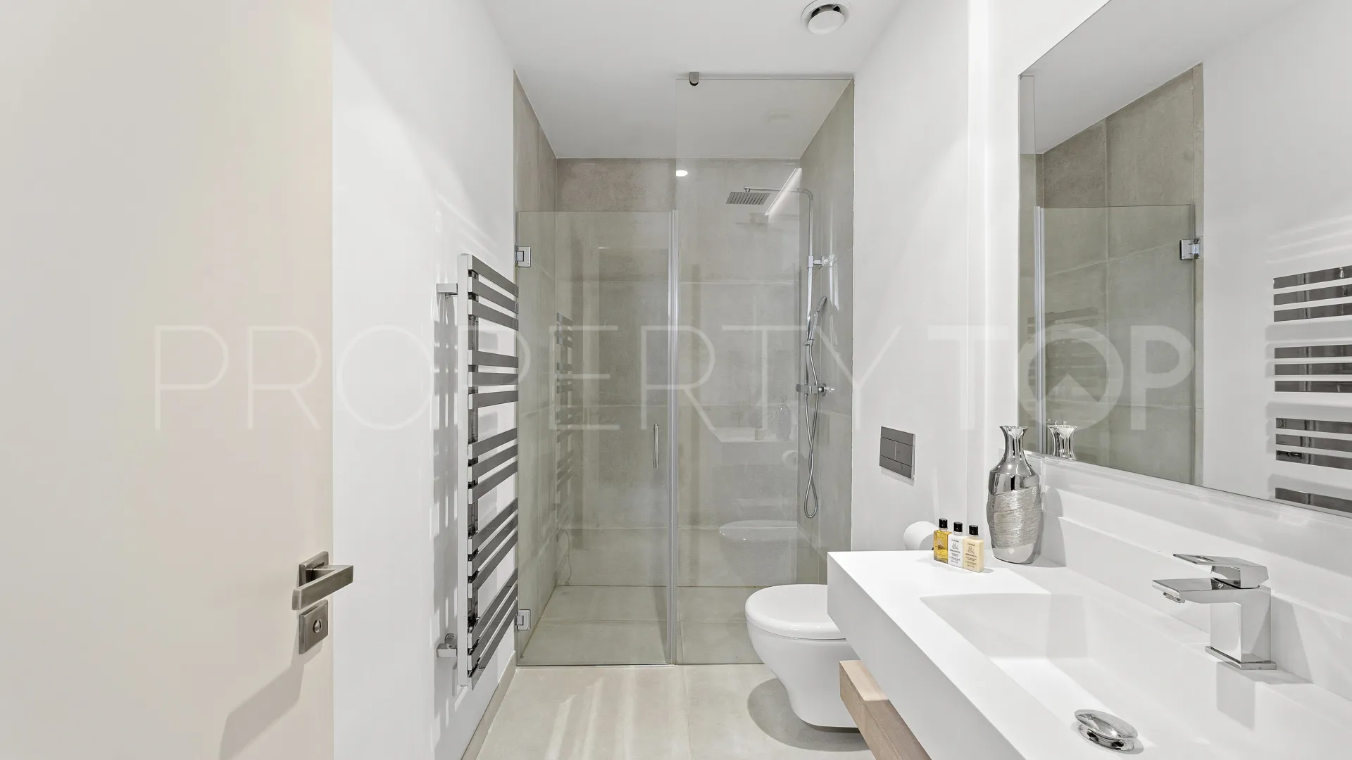 Villa en venta de 4 dormitorios en Arboleda