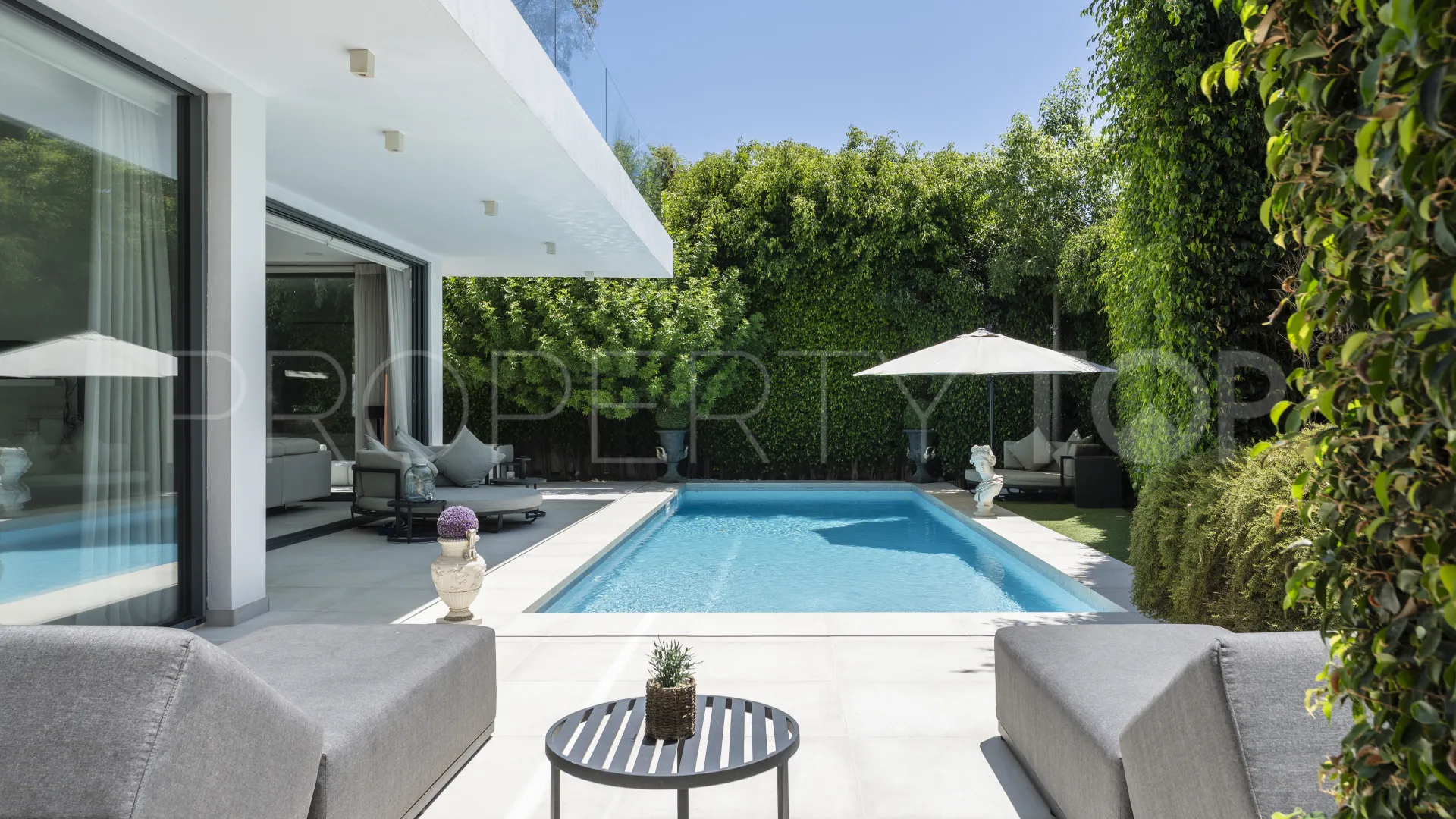 Villa en venta de 4 dormitorios en Arboleda