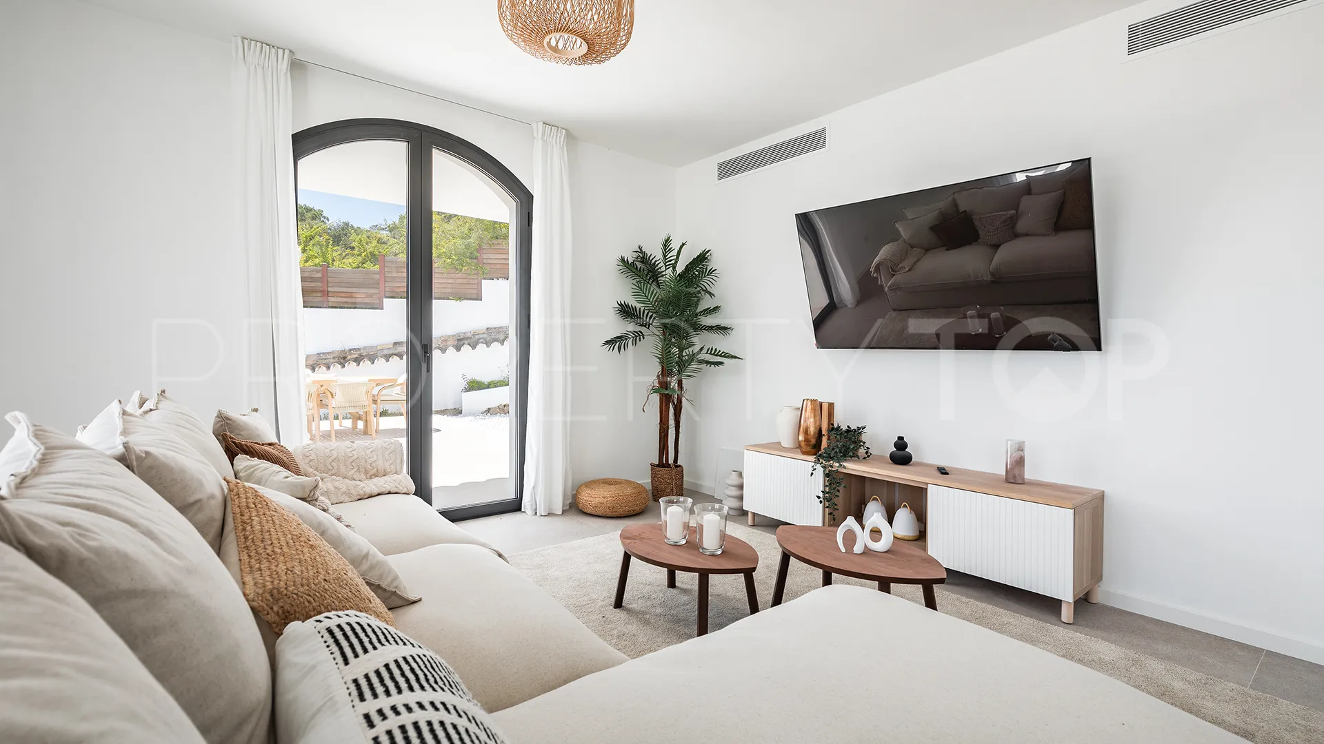 Villa in El Madroñal for sale