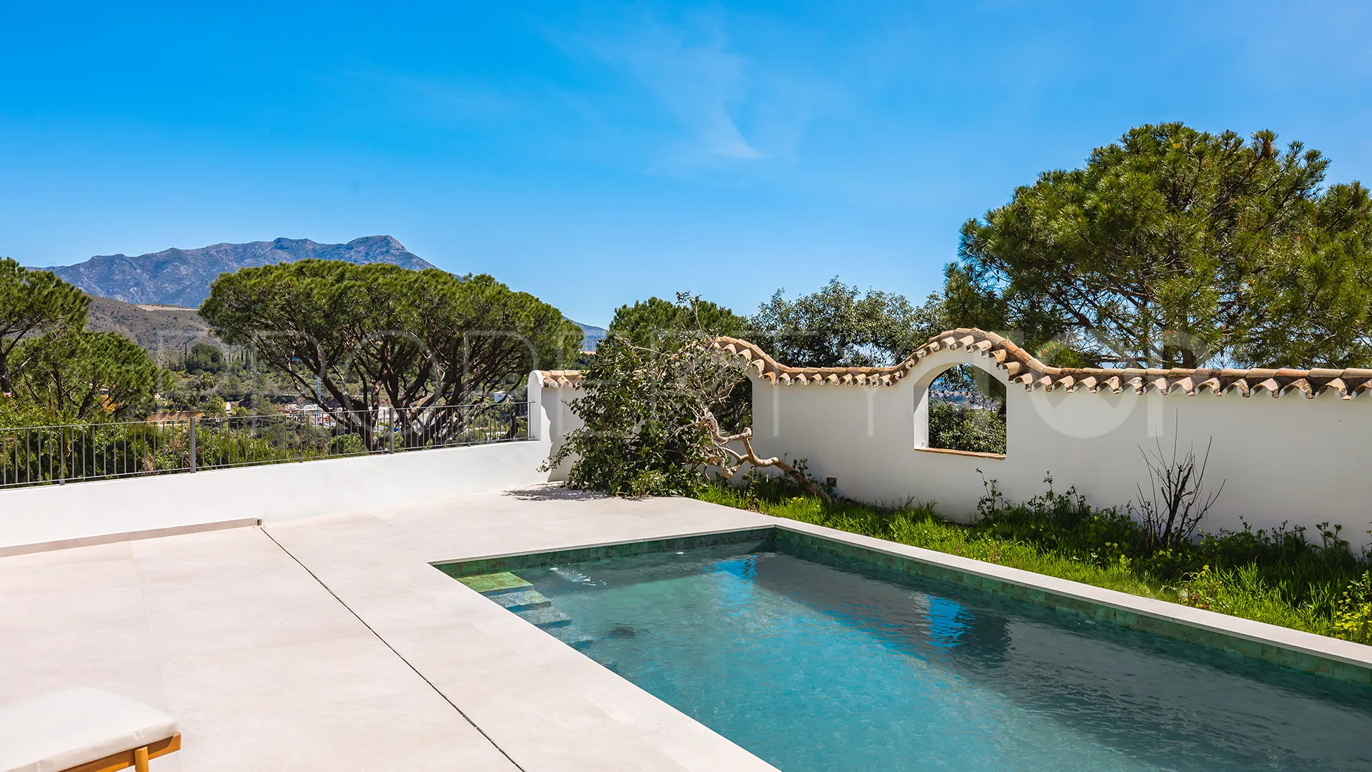 Villa in El Madroñal for sale