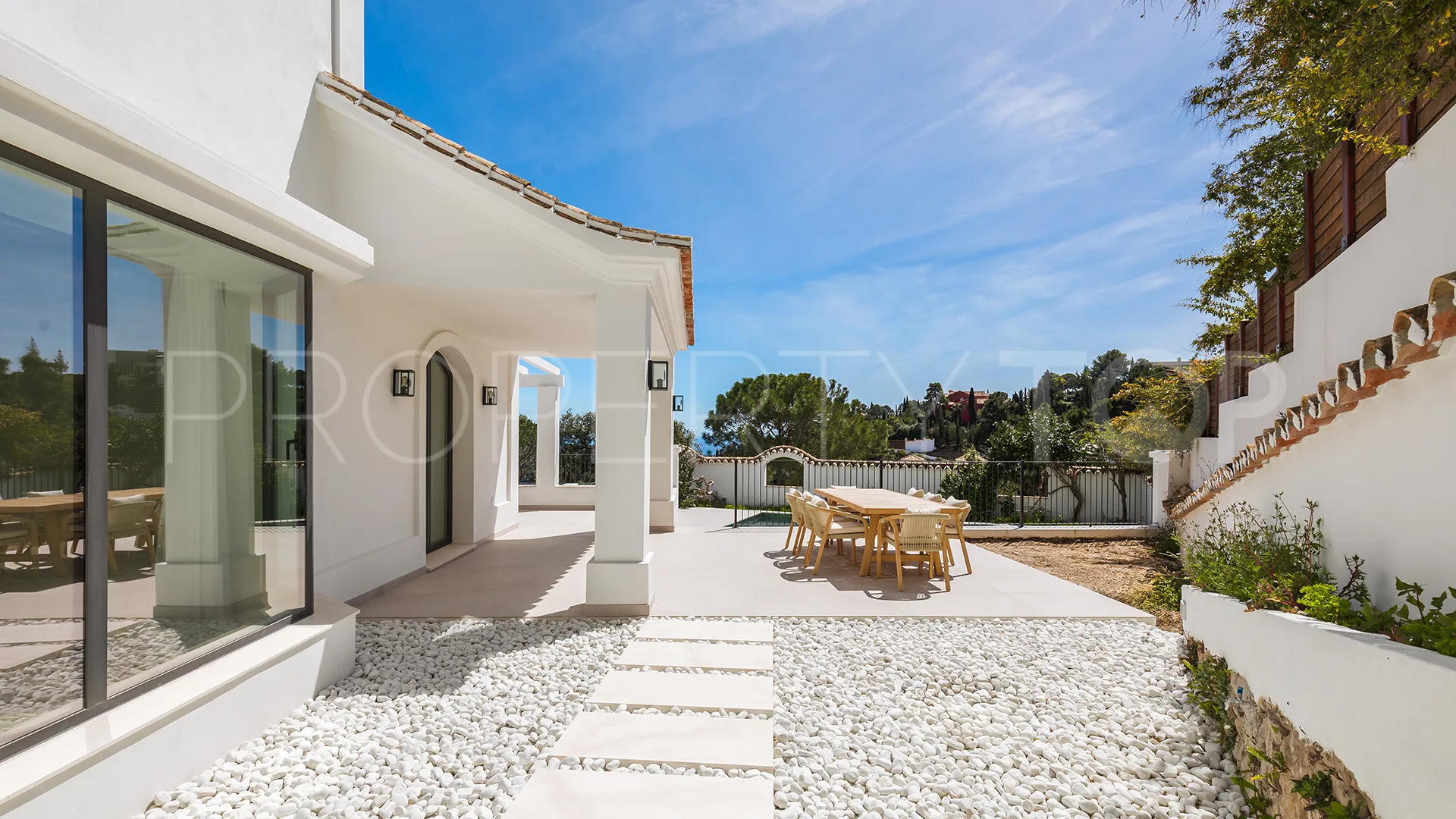 Villa in El Madroñal for sale