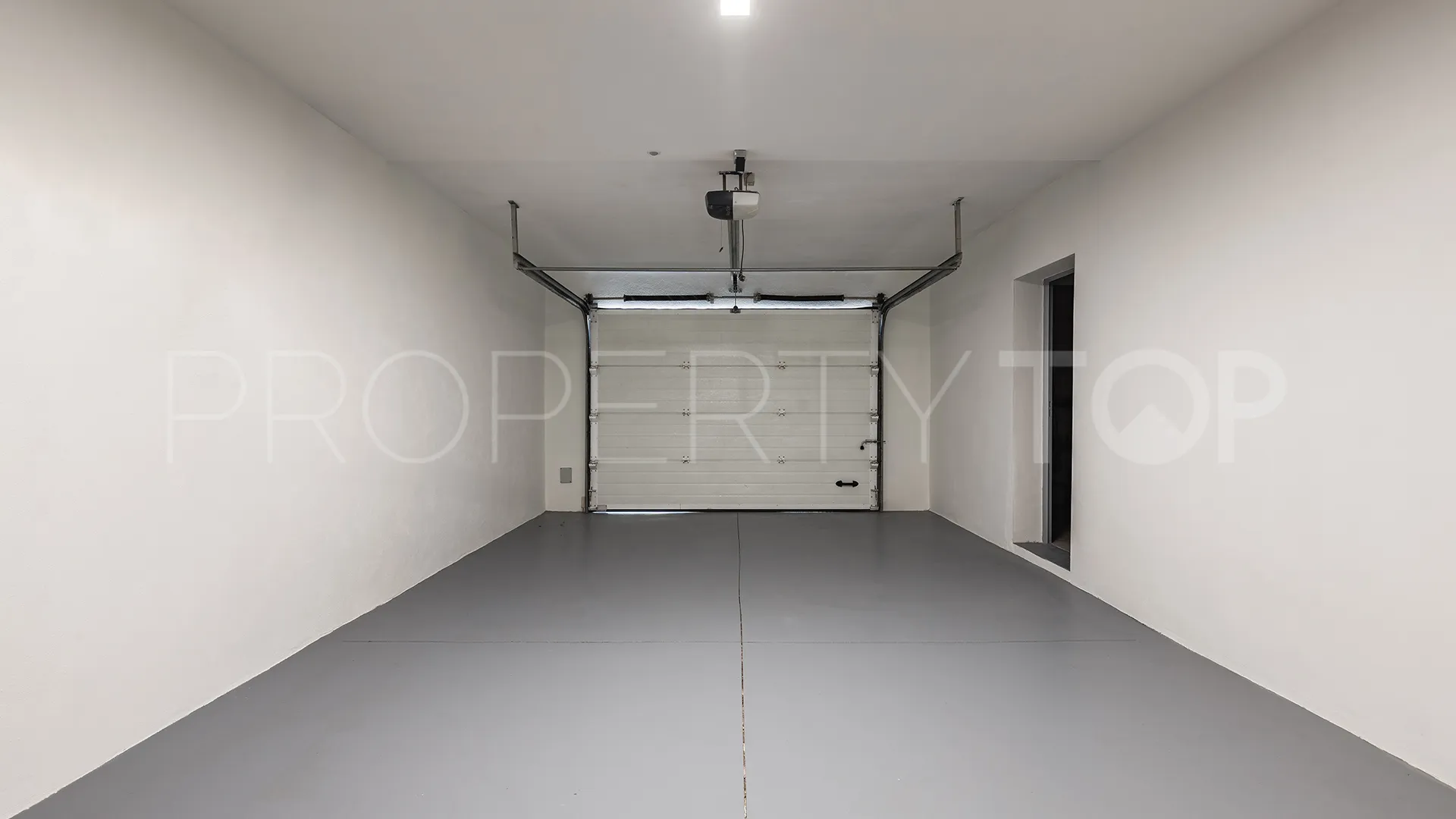 Villa in El Madroñal for sale