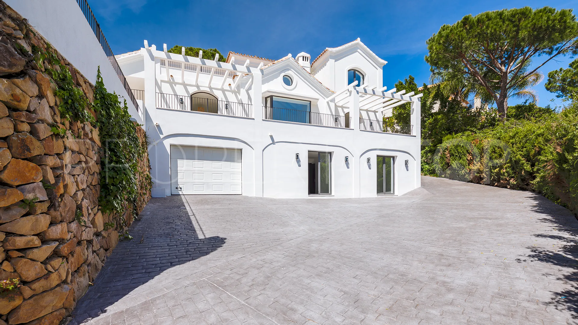 Villa in El Madroñal for sale
