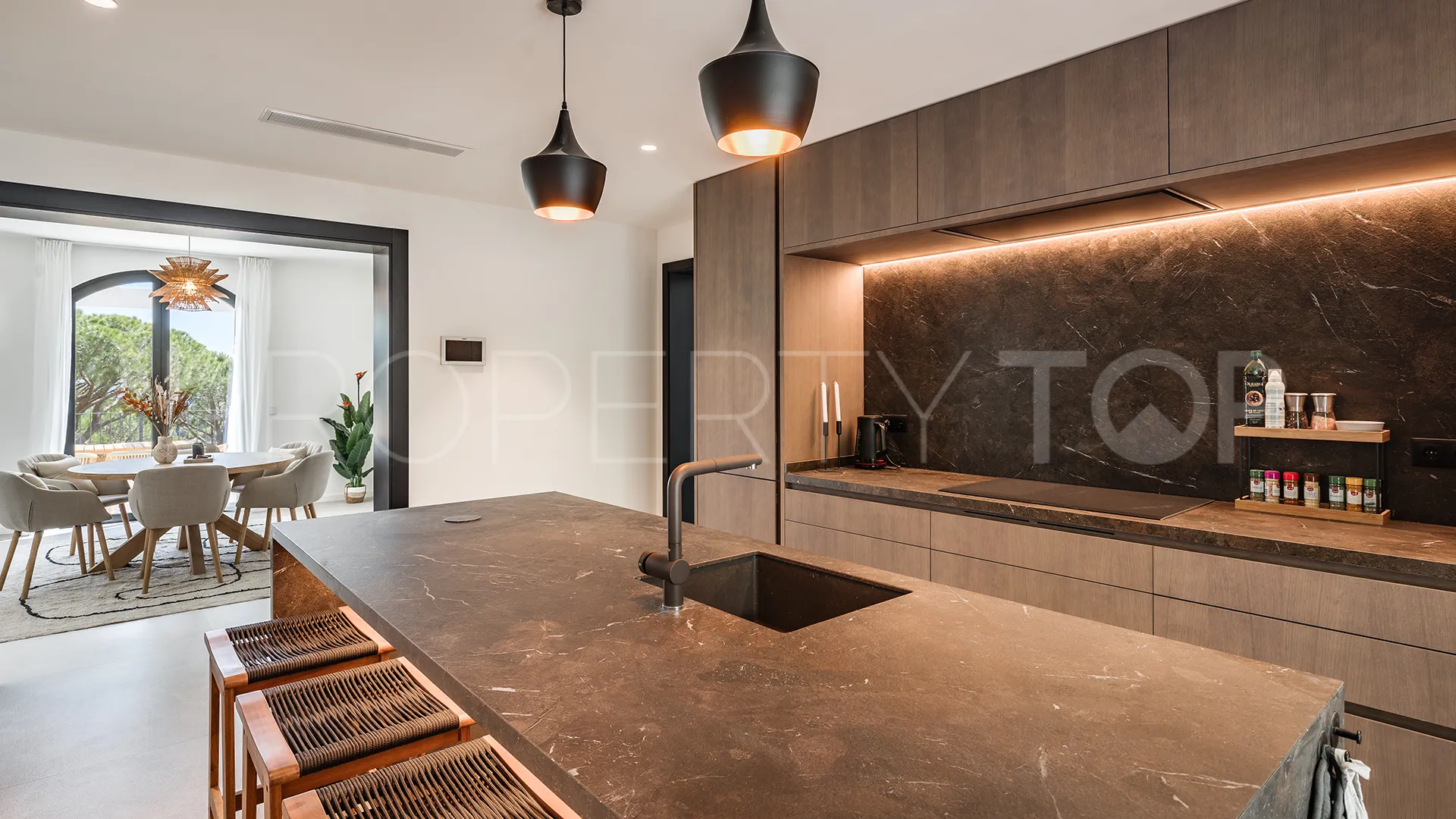 Villa in El Madroñal for sale