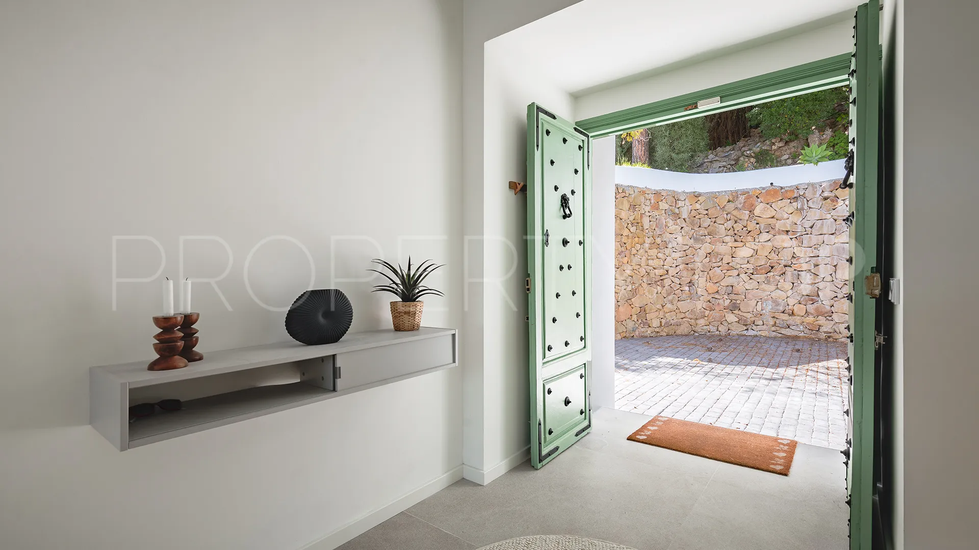 Villa in El Madroñal for sale