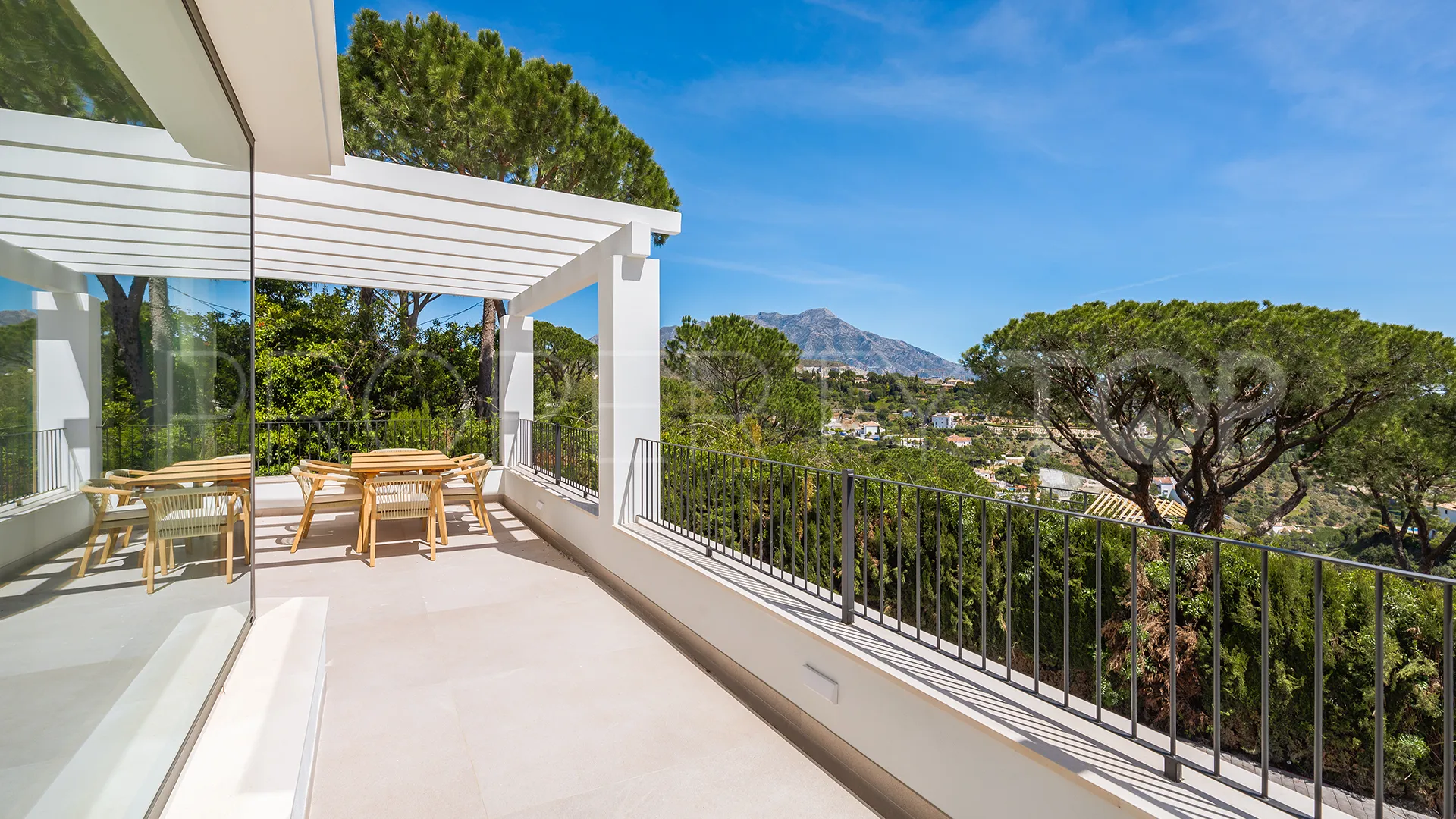Villa in El Madroñal for sale