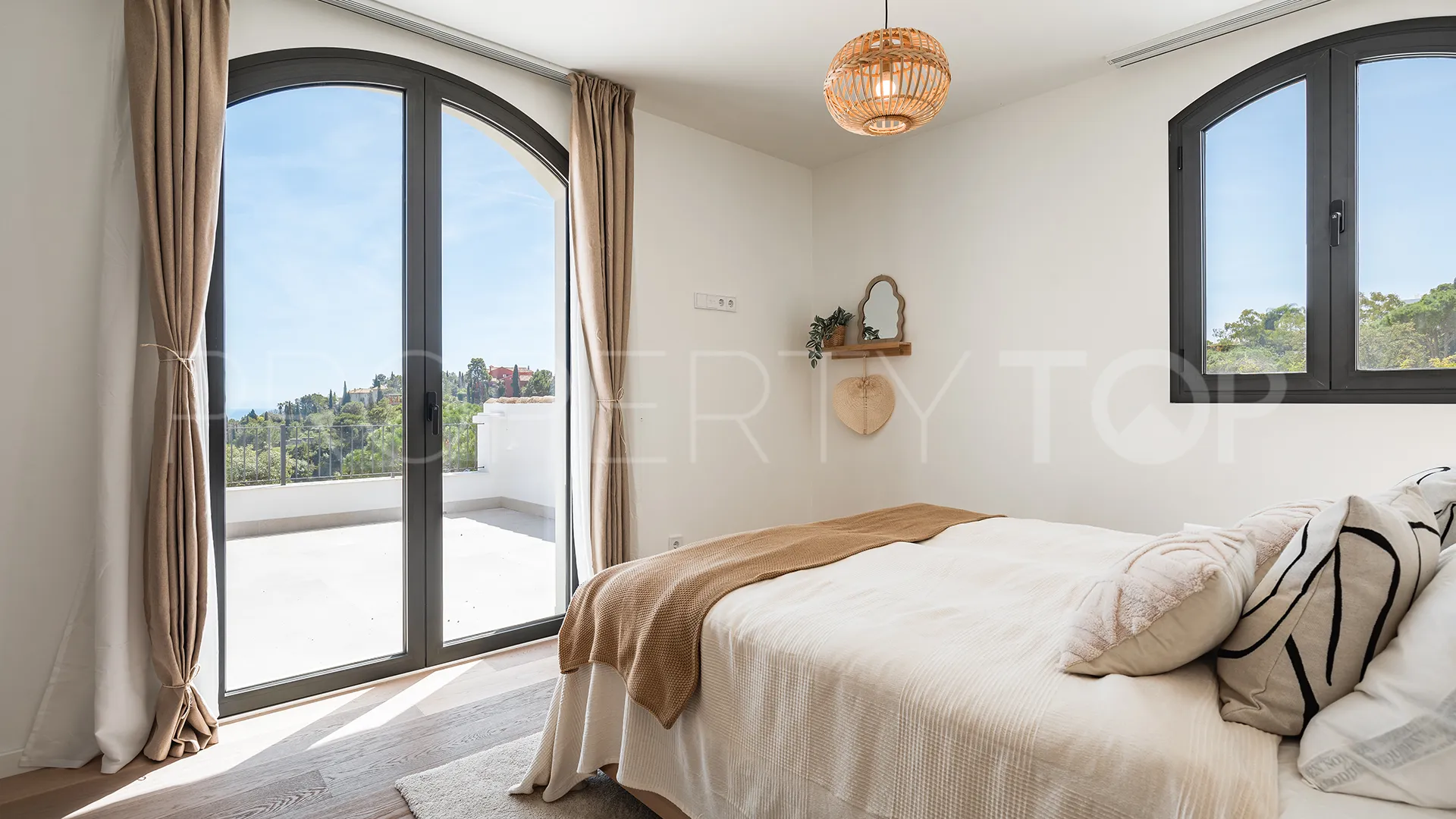 Villa in El Madroñal for sale