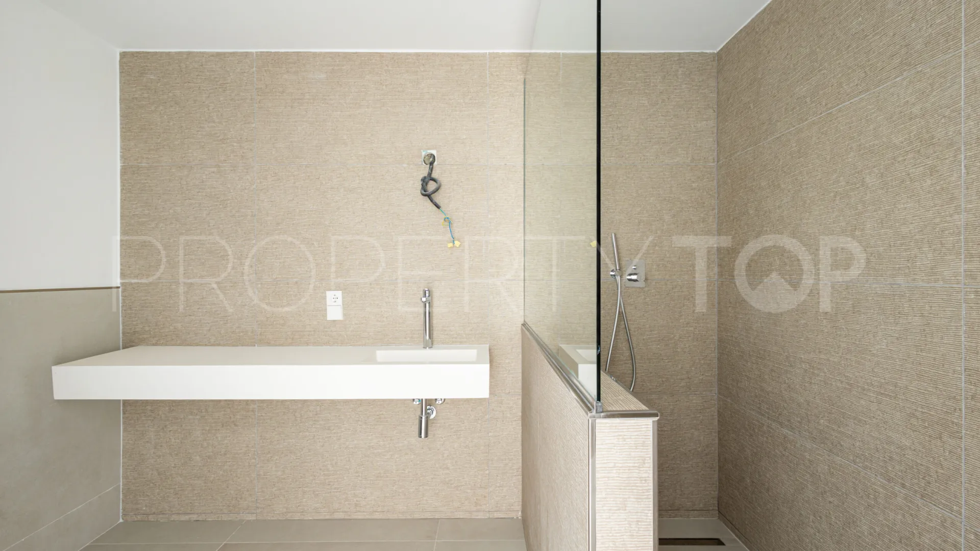 Comprar villa pareada de 3 dormitorios en Guadalmina Alta