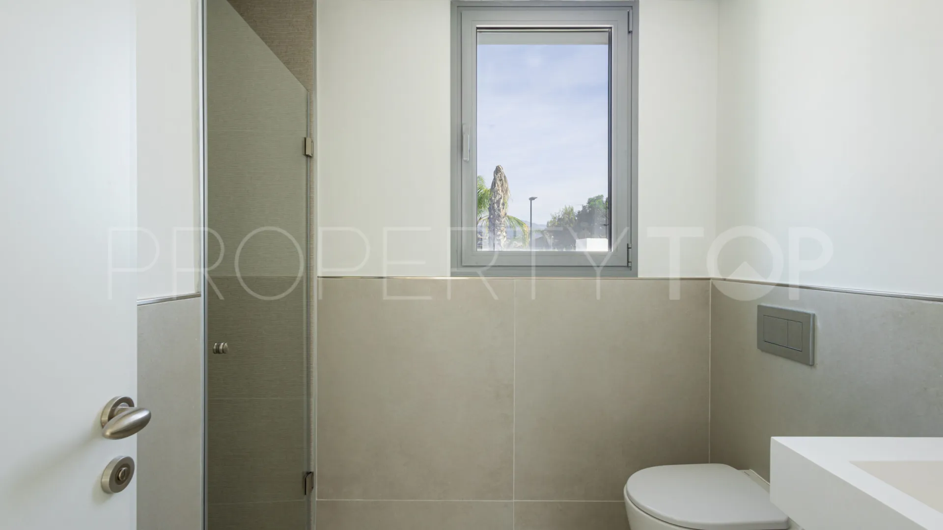 Comprar villa pareada de 3 dormitorios en Guadalmina Alta