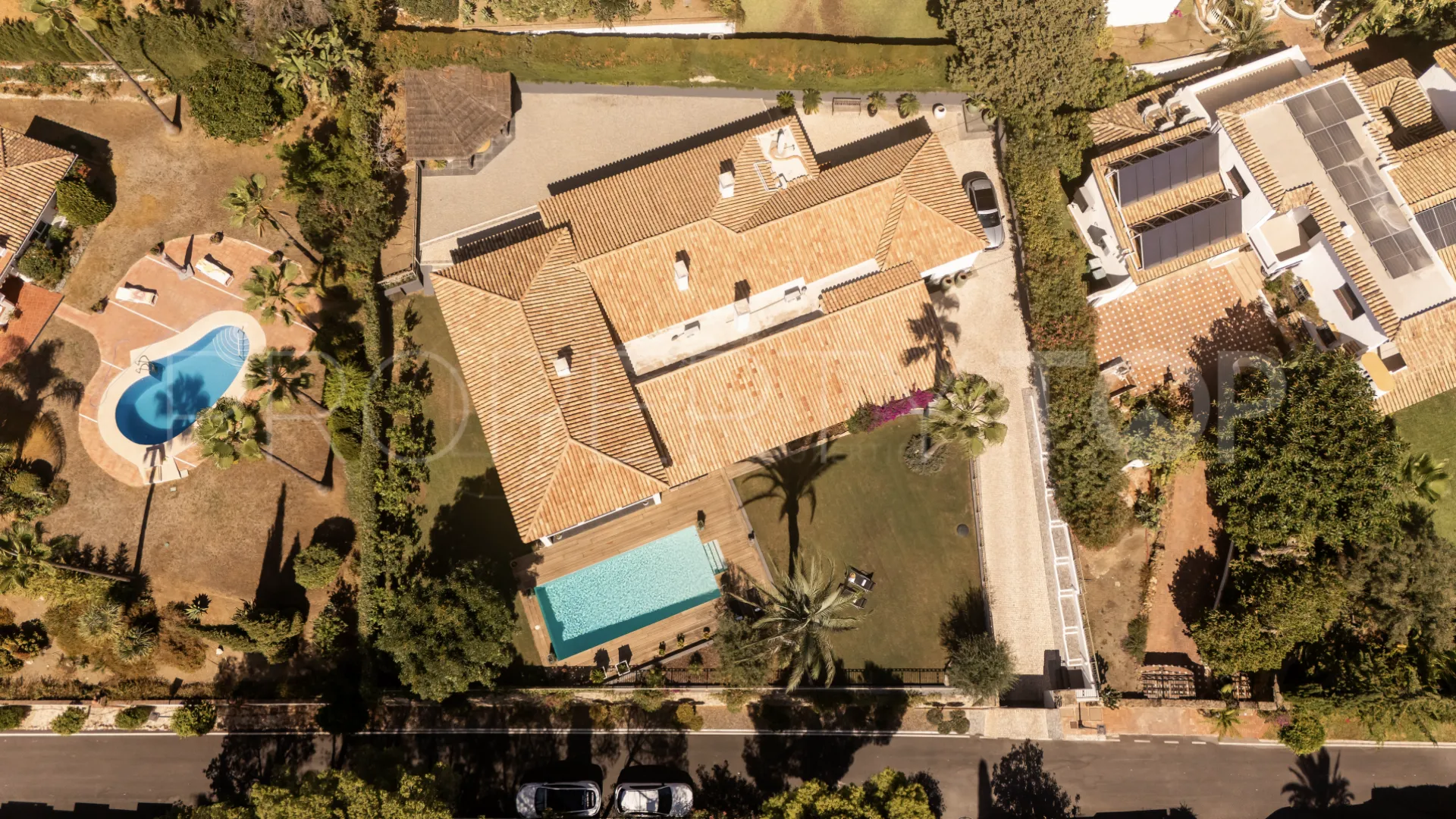 Buy Altos del Paraiso villa