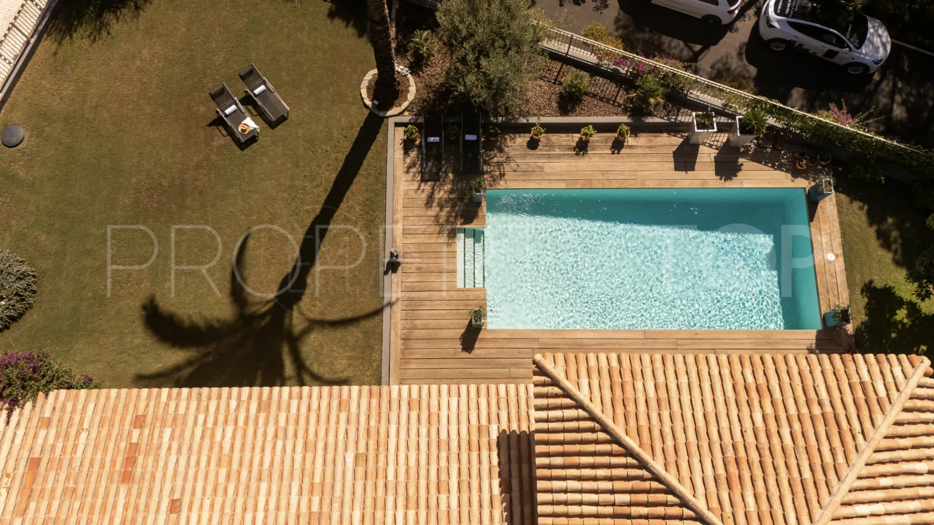 Buy Altos del Paraiso villa