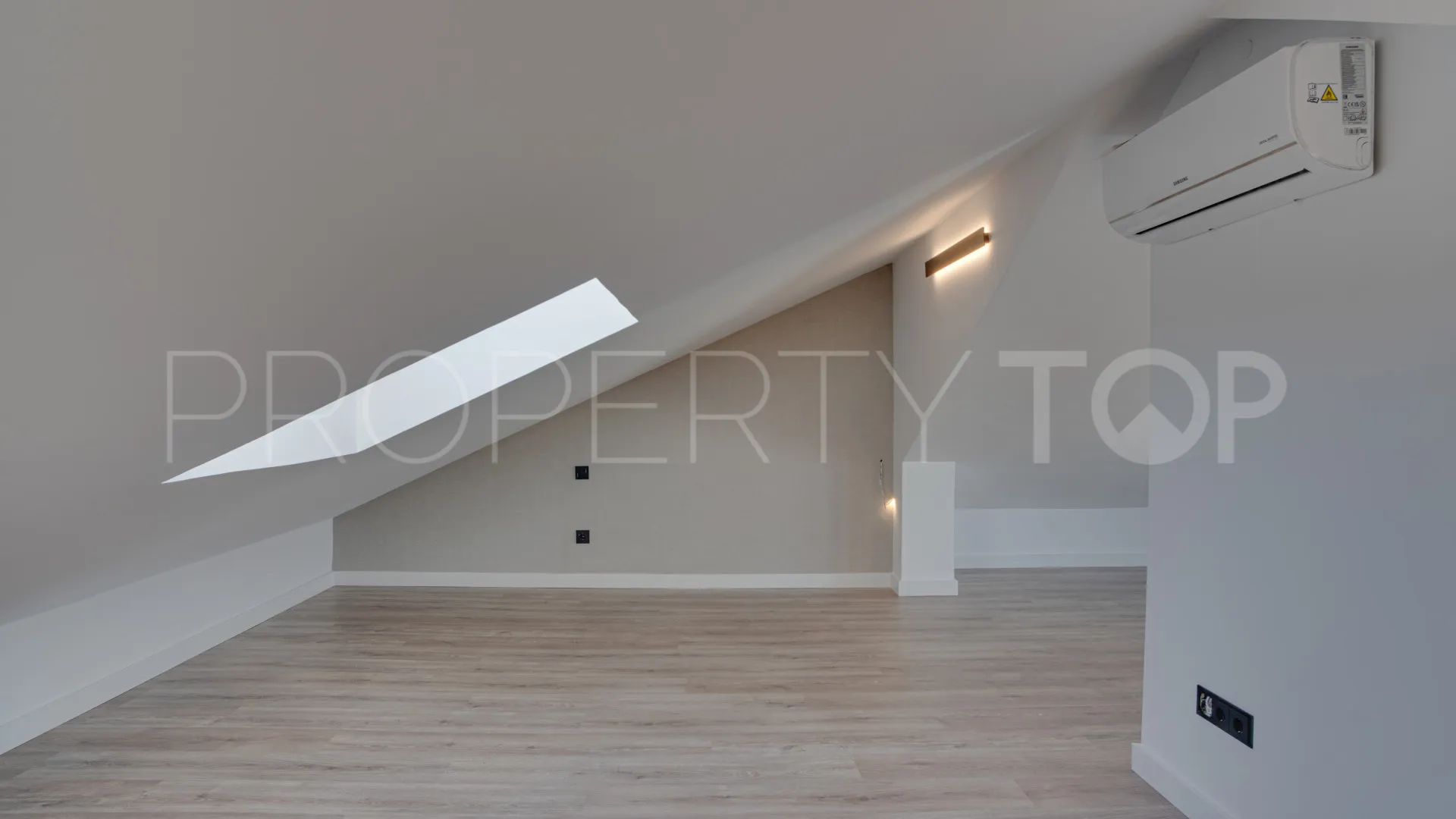 Villa en venta de 4 dormitorios en Costalita