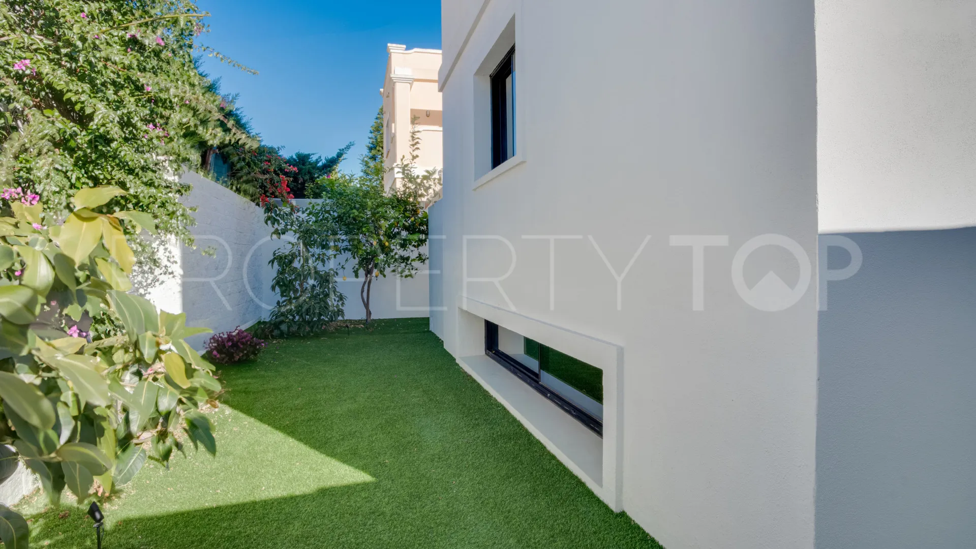 Villa en venta de 4 dormitorios en Costalita