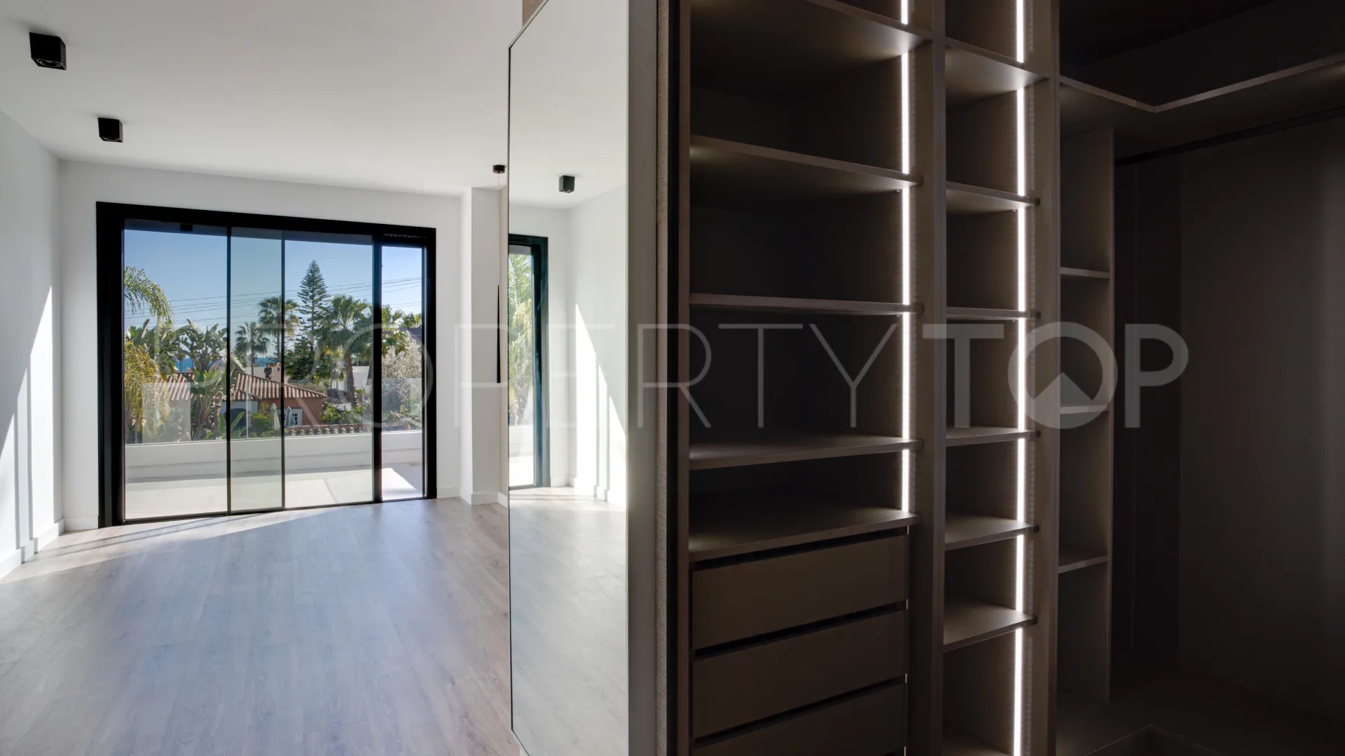 Villa en venta de 4 dormitorios en Costalita