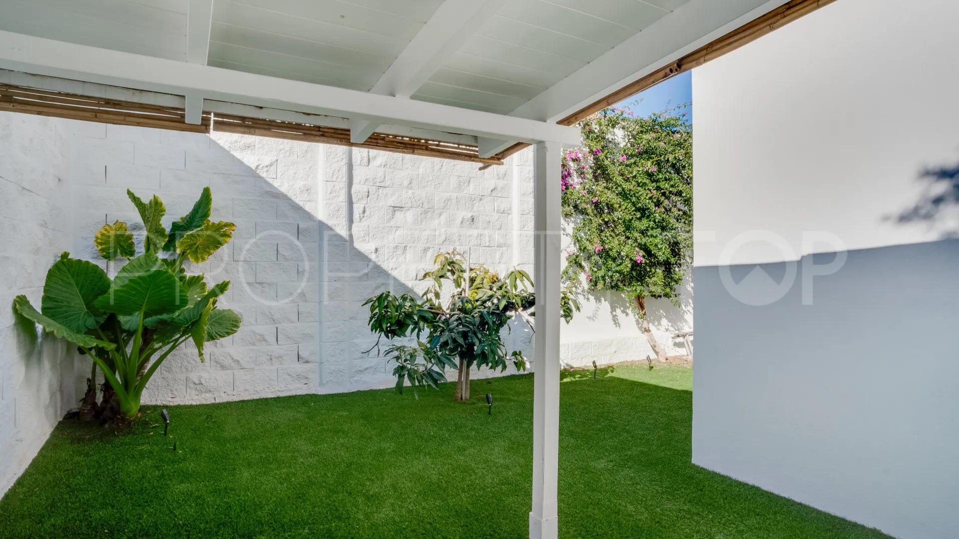 Villa en venta de 4 dormitorios en Costalita