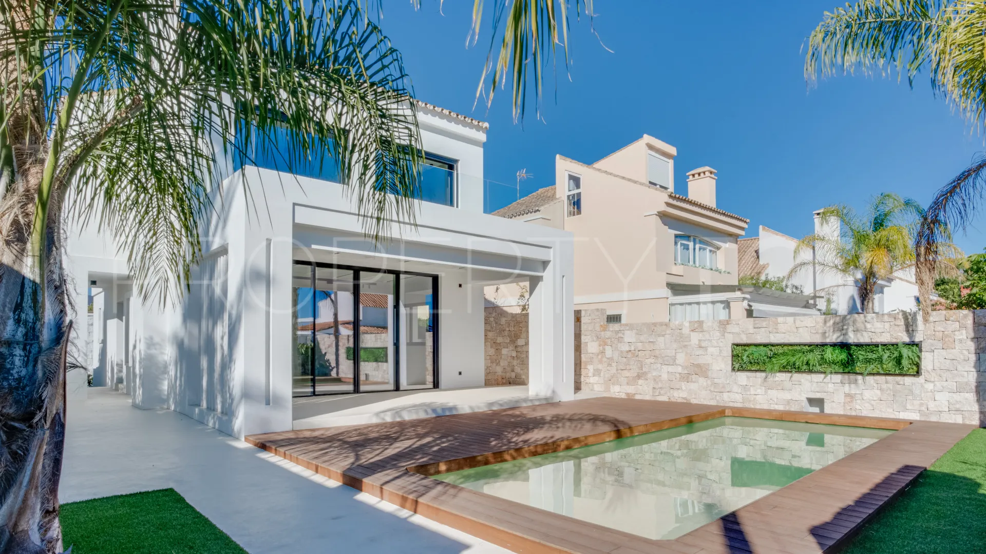 Villa en venta de 4 dormitorios en Costalita