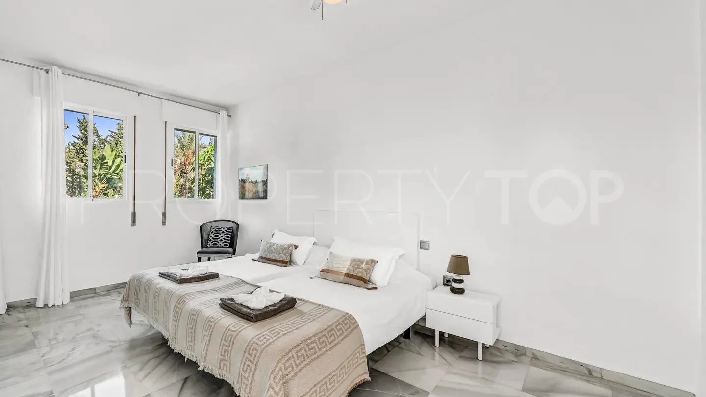 For sale Las Brisas 8 bedrooms villa