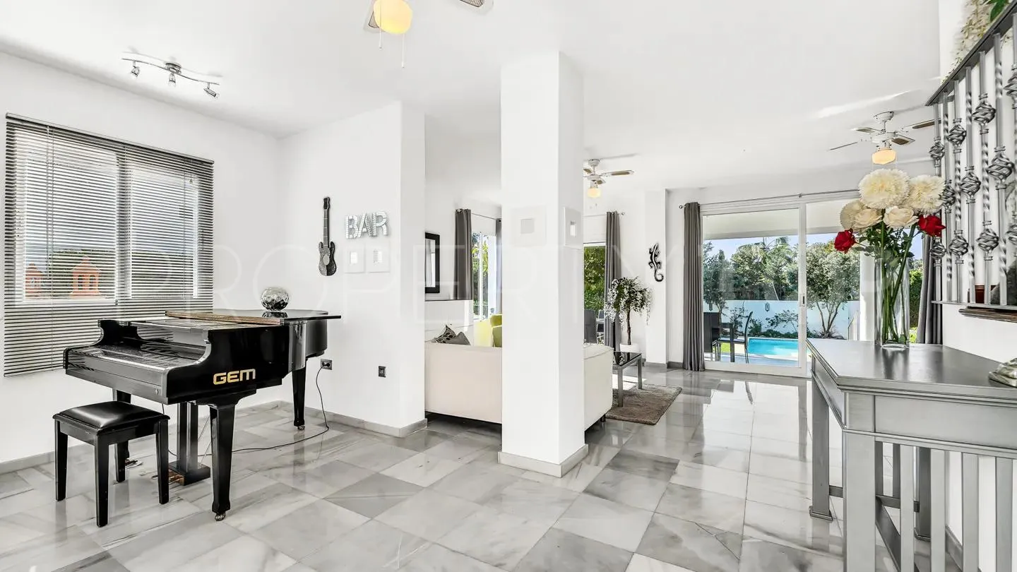 For sale Las Brisas 8 bedrooms villa