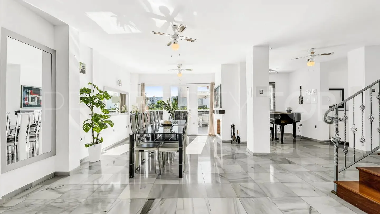 For sale Las Brisas 8 bedrooms villa