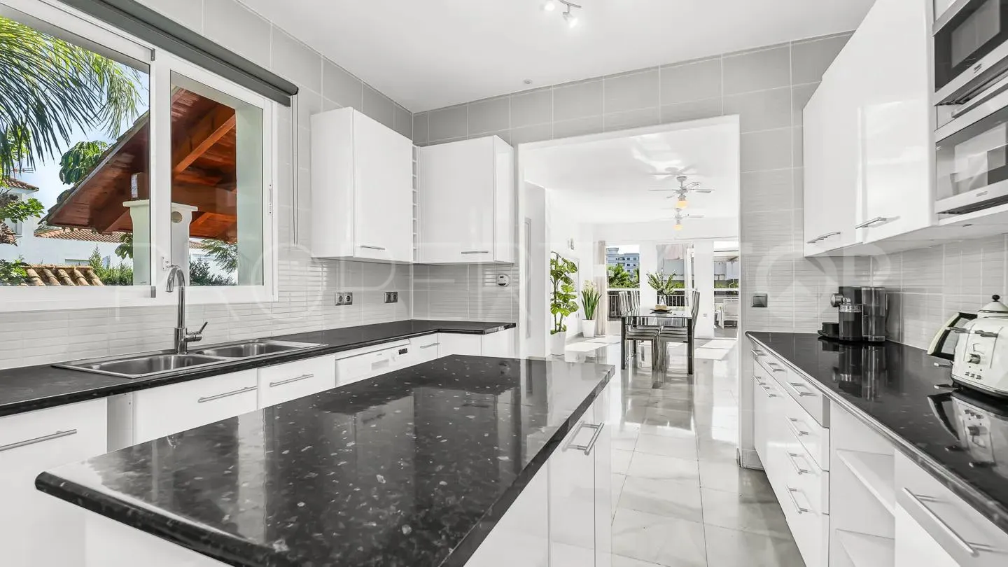 For sale Las Brisas 8 bedrooms villa
