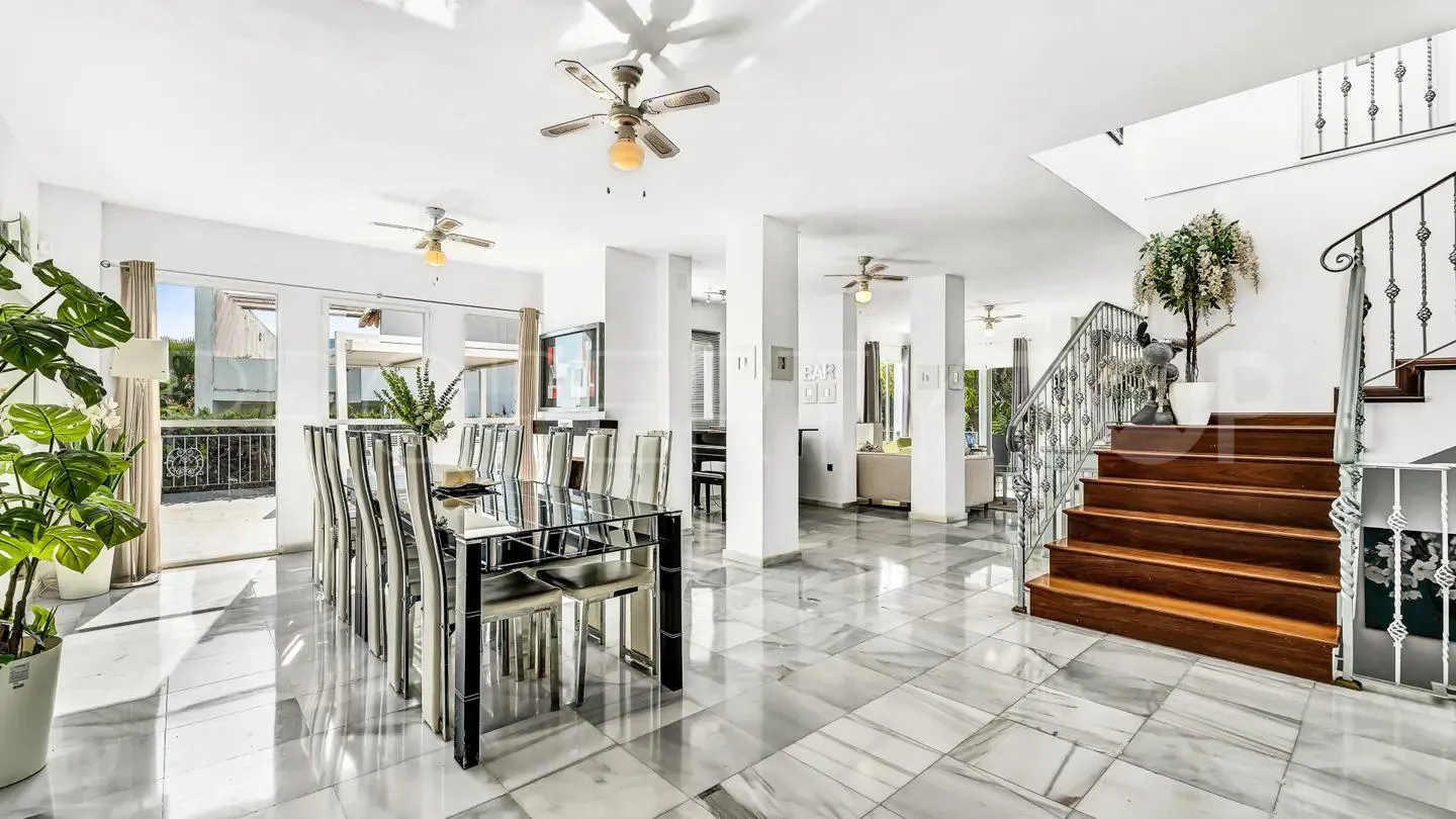 For sale Las Brisas 8 bedrooms villa