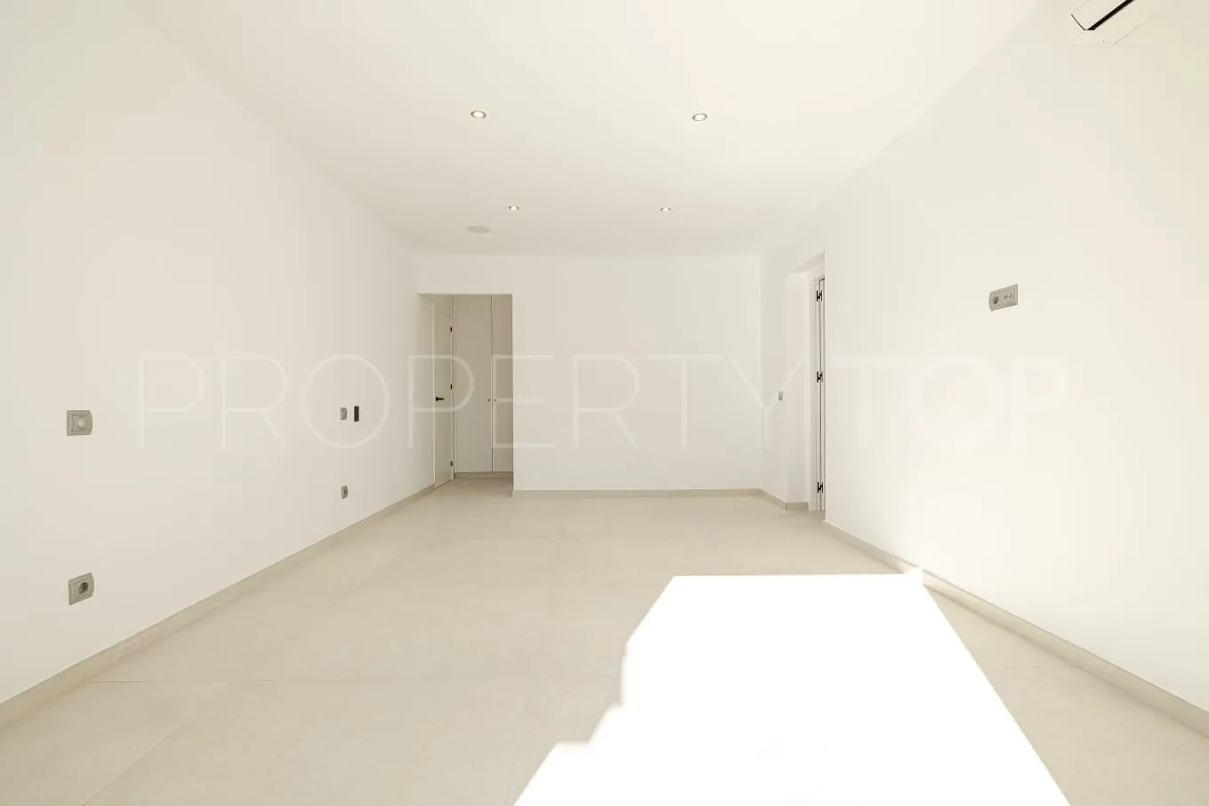 Villa a la venta en Atalaya