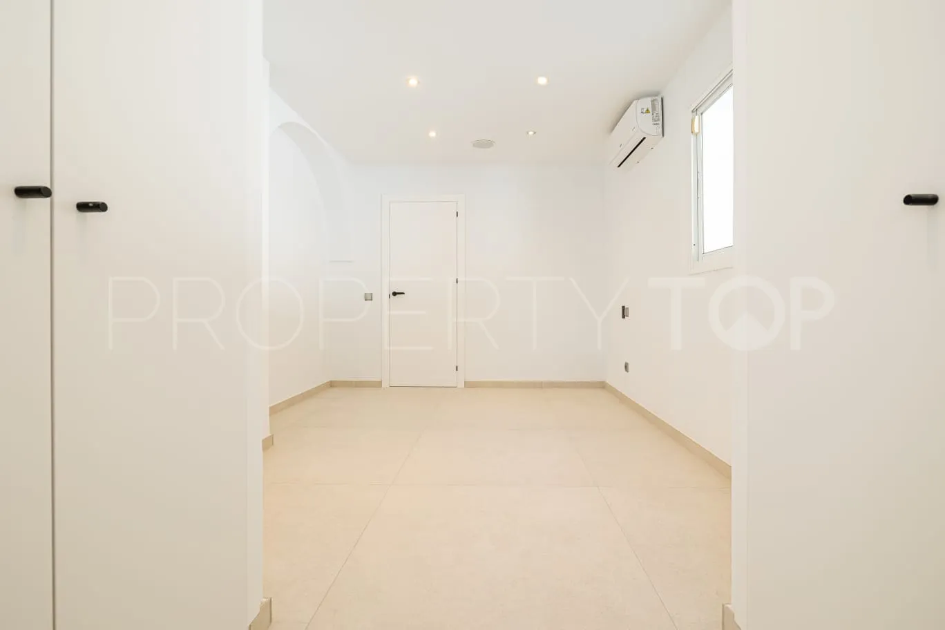 Villa a la venta en Atalaya