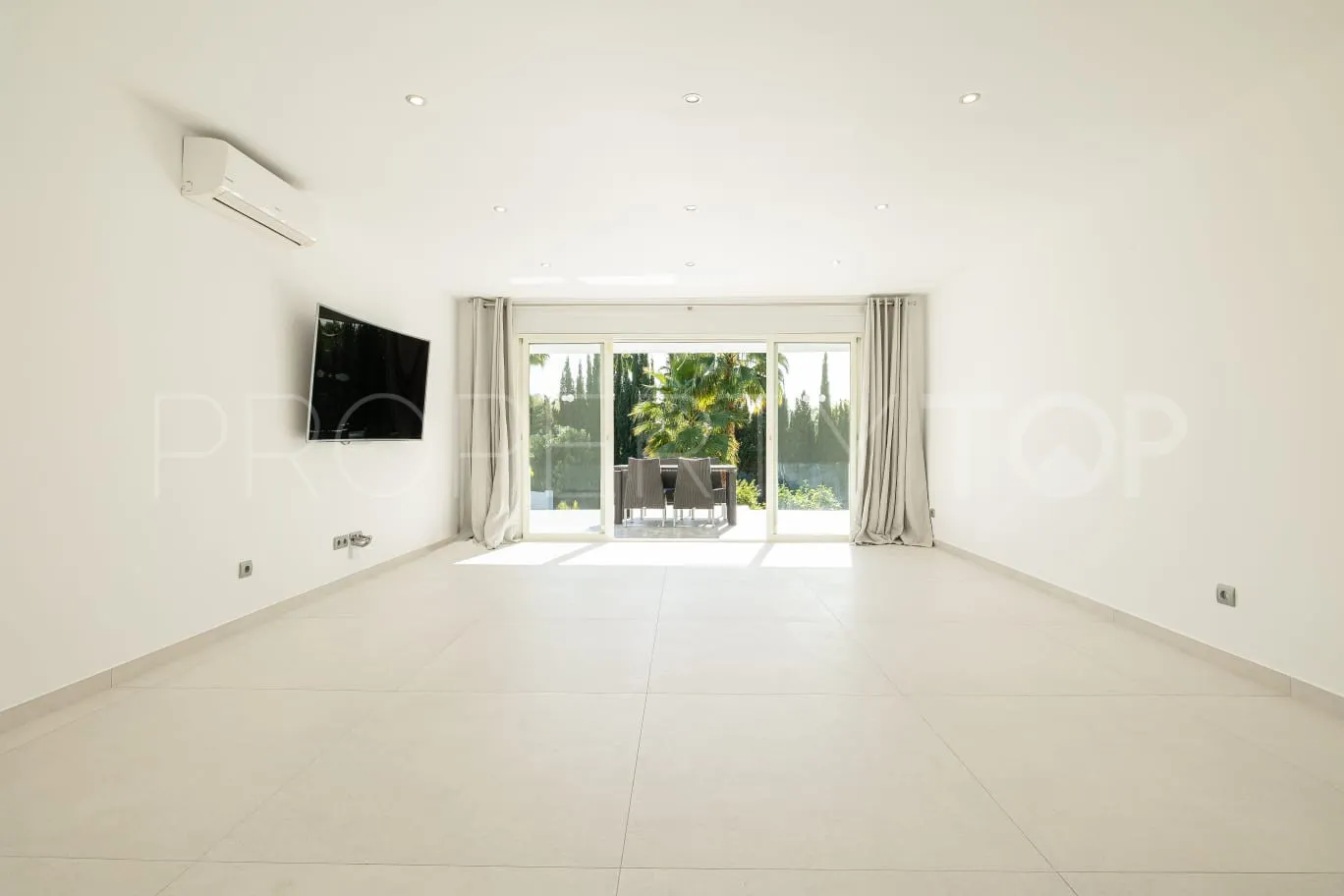 Villa a la venta en Atalaya
