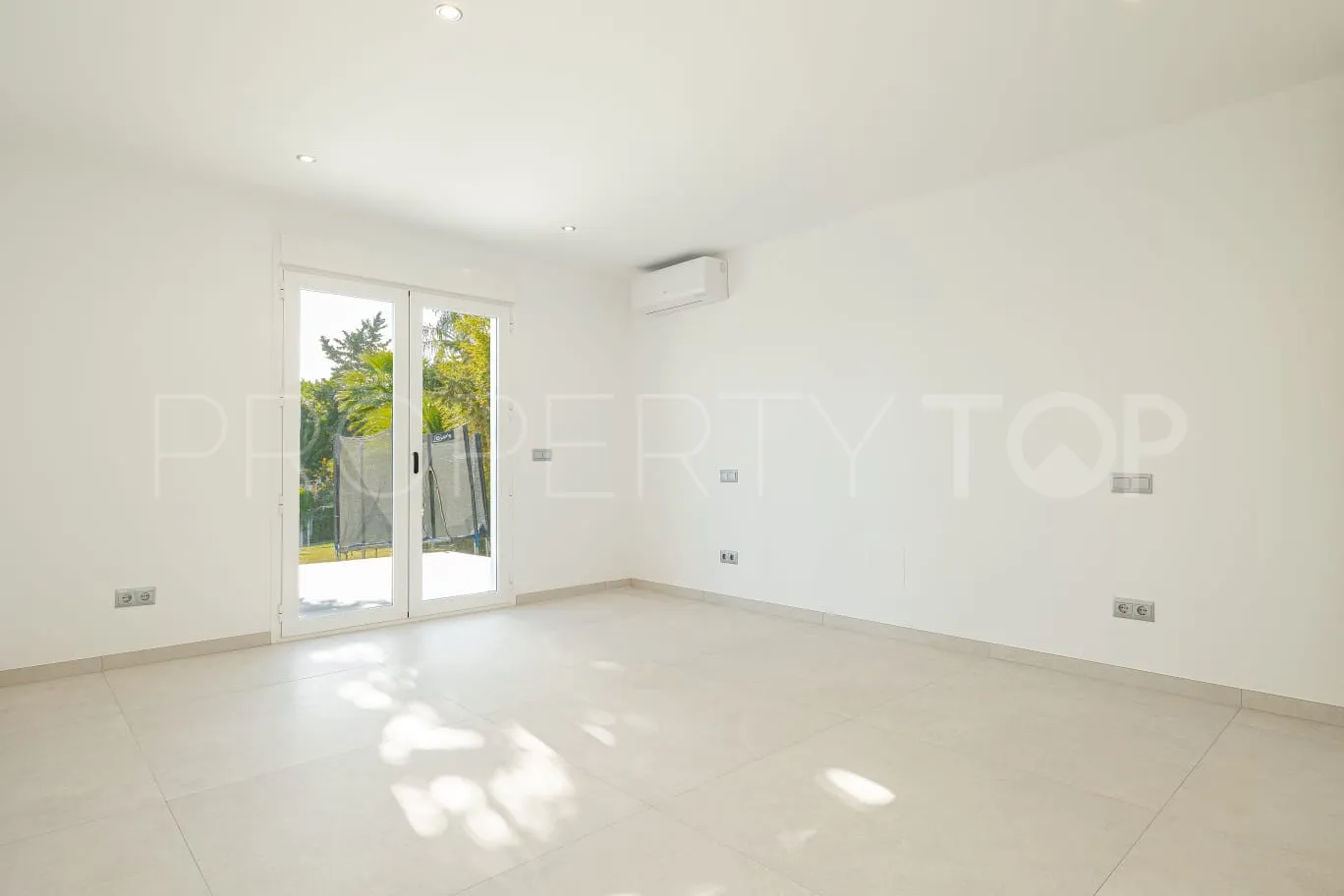 Villa a la venta en Atalaya