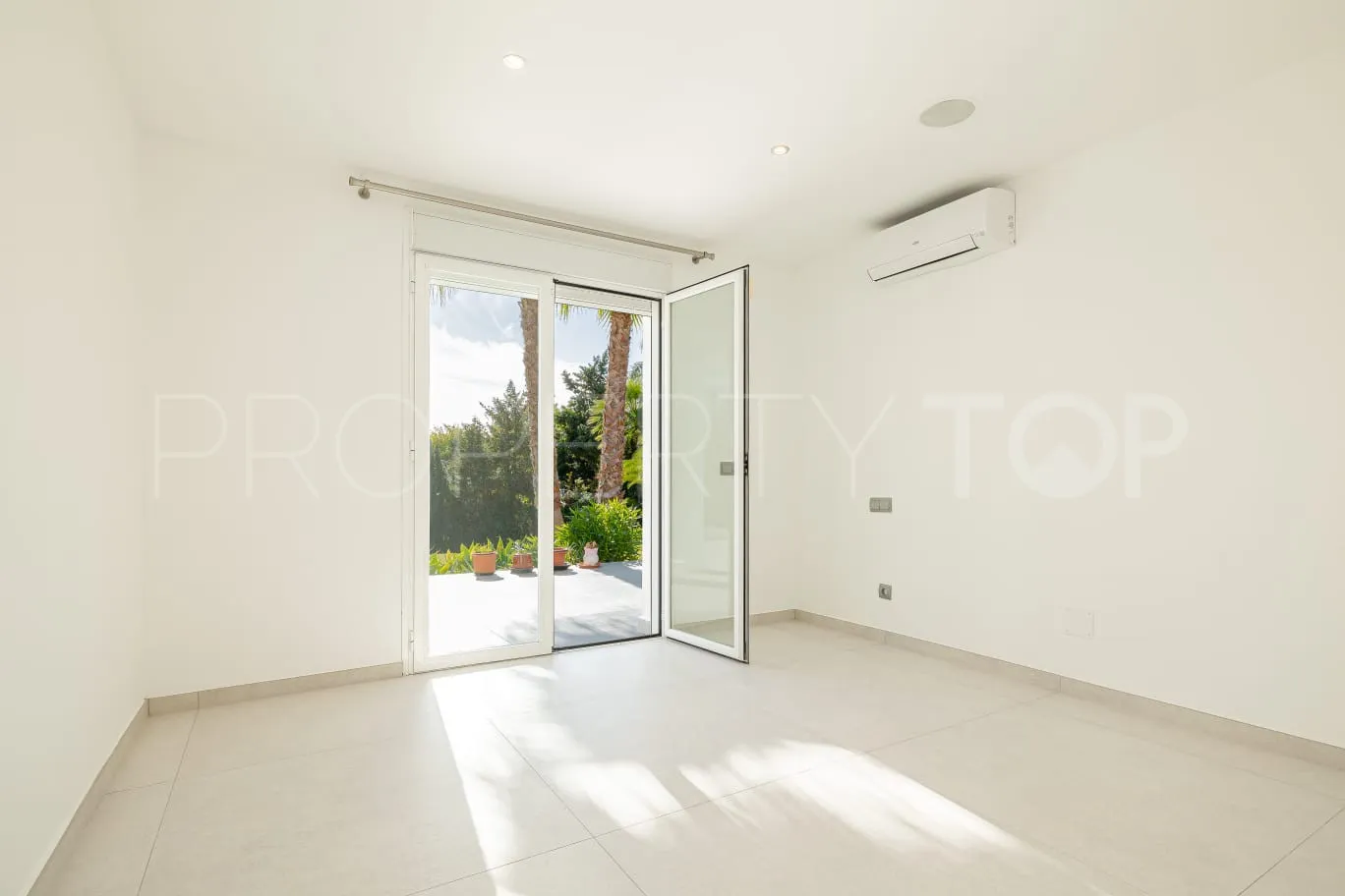 Villa a la venta en Atalaya