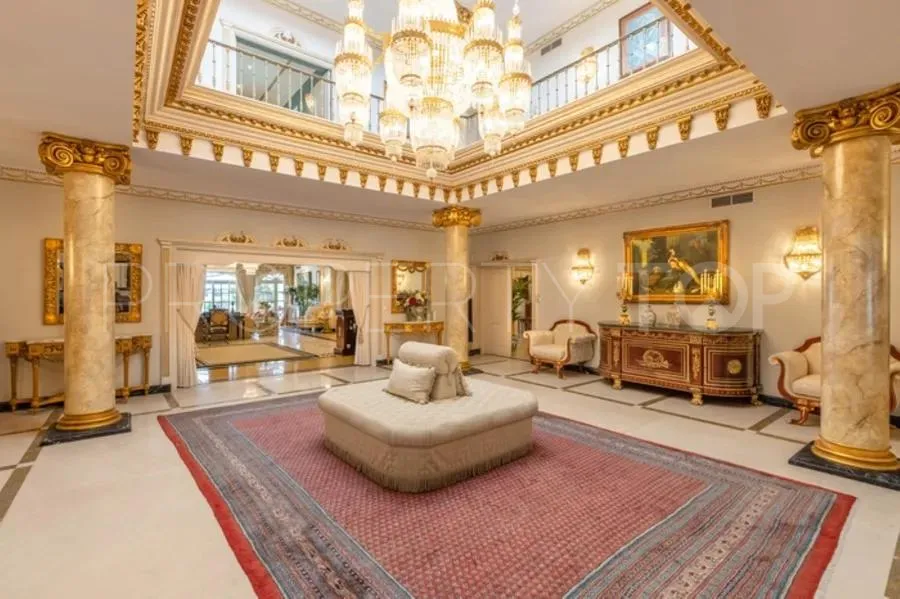 Se vende villa de 10 dormitorios en Guadalpin Banus