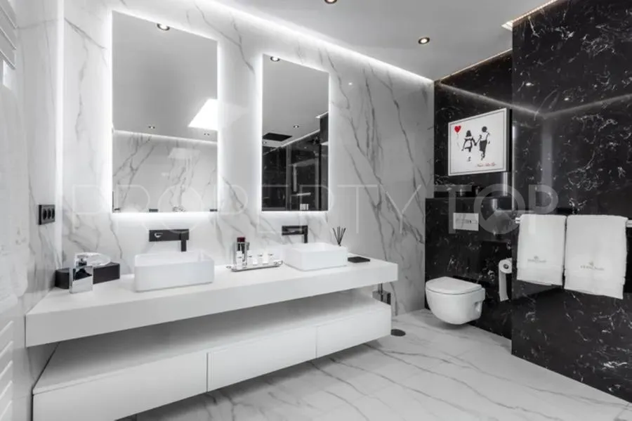 Se vende villa de 10 dormitorios en Guadalpin Banus