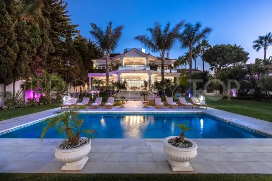 Se vende villa de 10 dormitorios en Guadalpin Banus
