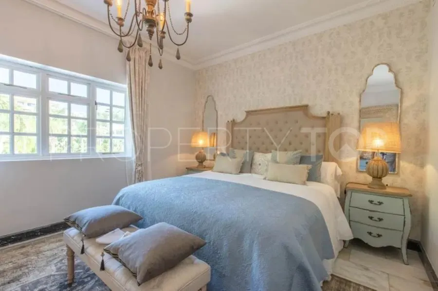 Se vende villa de 10 dormitorios en Guadalpin Banus