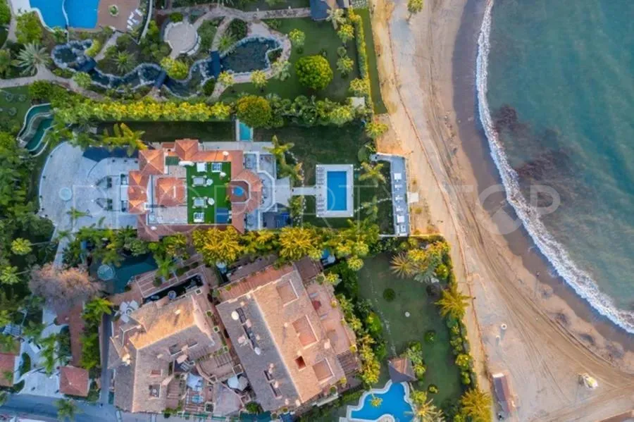 Se vende villa de 10 dormitorios en Guadalpin Banus