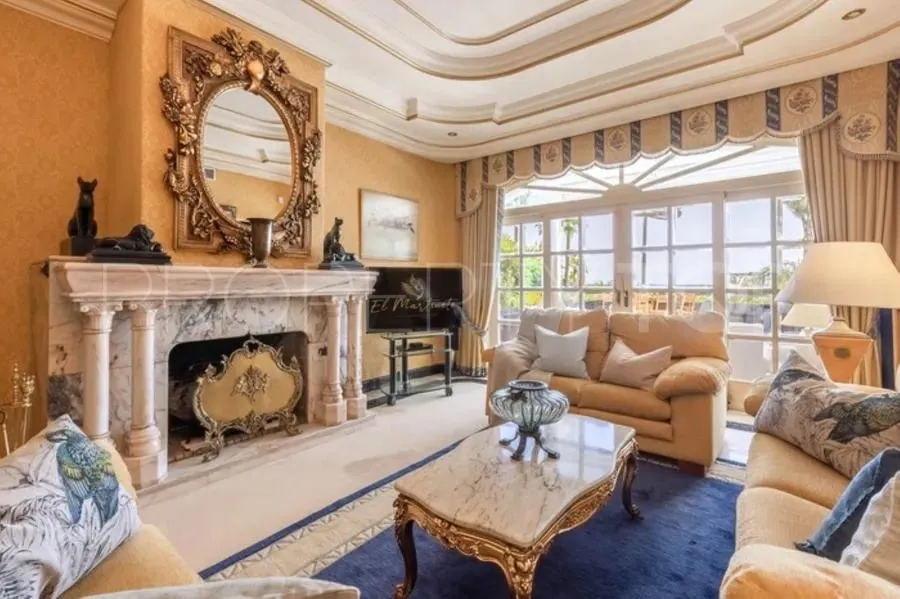 Se vende villa de 10 dormitorios en Guadalpin Banus