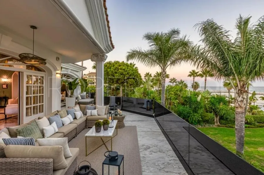 Se vende villa de 10 dormitorios en Guadalpin Banus