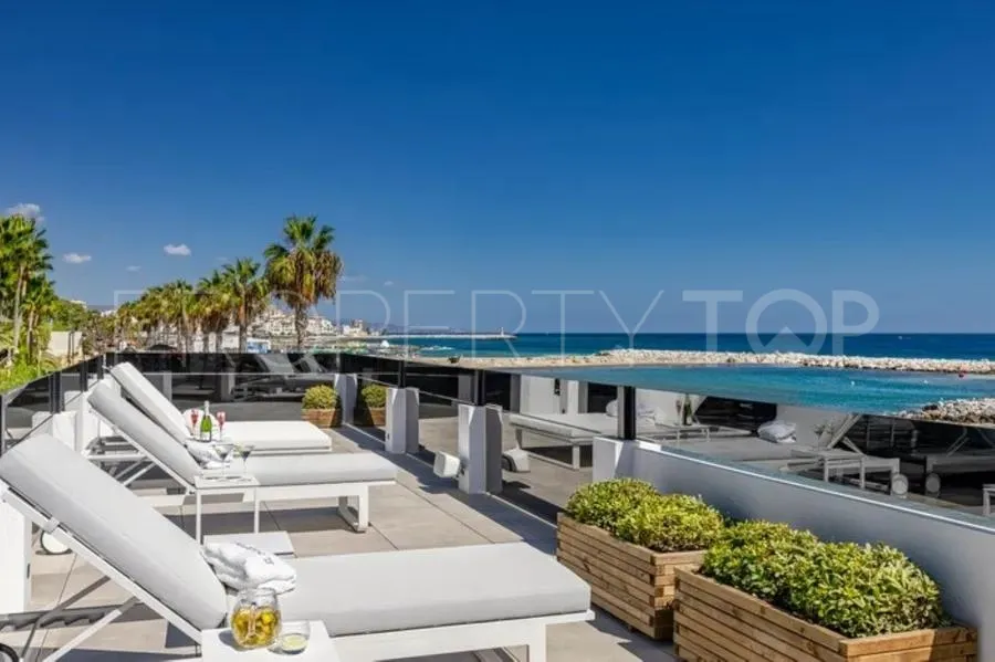 Se vende villa de 10 dormitorios en Guadalpin Banus