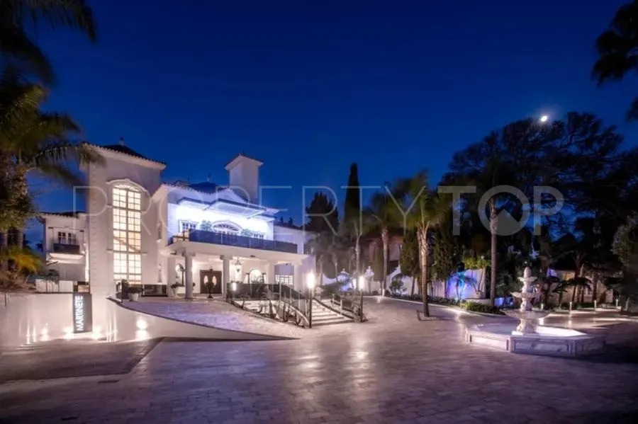 Se vende villa de 10 dormitorios en Guadalpin Banus