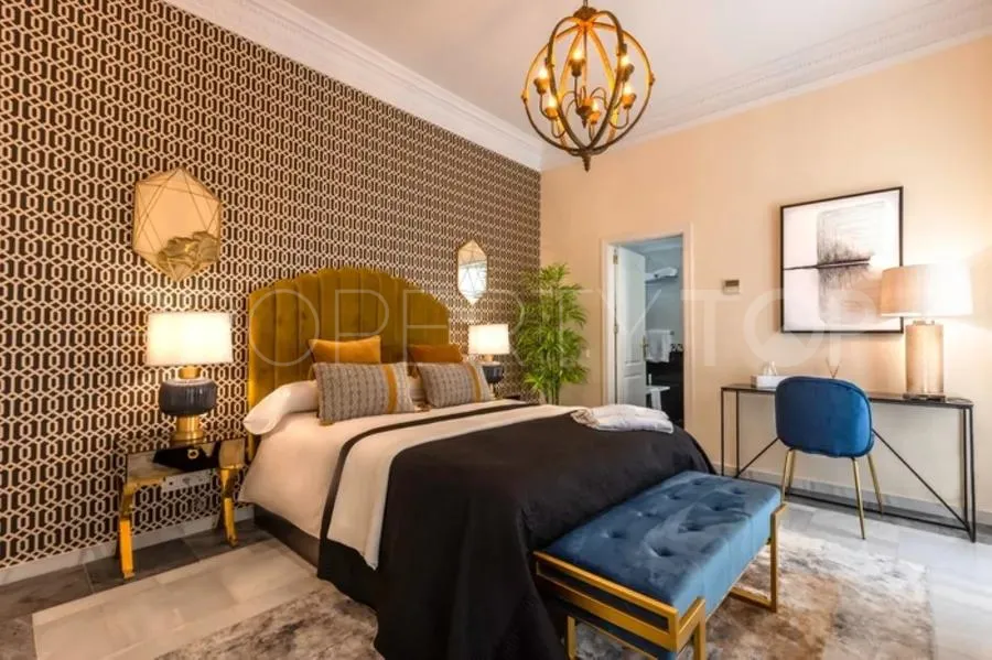 Se vende villa de 10 dormitorios en Guadalpin Banus